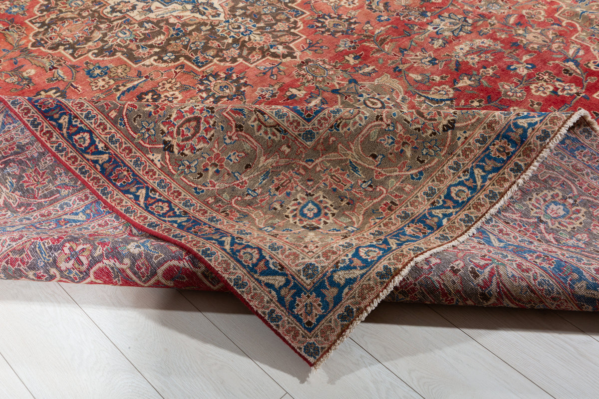 Vintage Faded red and navy Traditional Rug – 12' 8" x 9' 4" (385 x 284 cm)