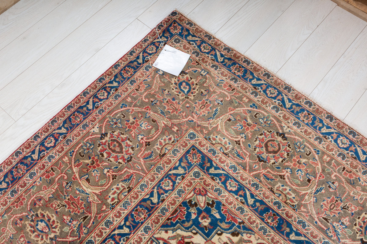 Vintage Faded red and navy Traditional Rug – 12' 8" x 9' 4" (385 x 284 cm)