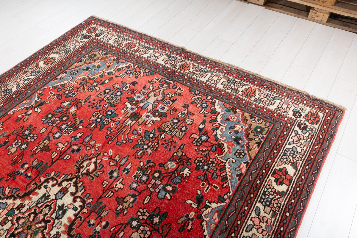 Vintage Red and beige Floral Rug – 9' 7" x 6' 5" (292 x 196 cm)