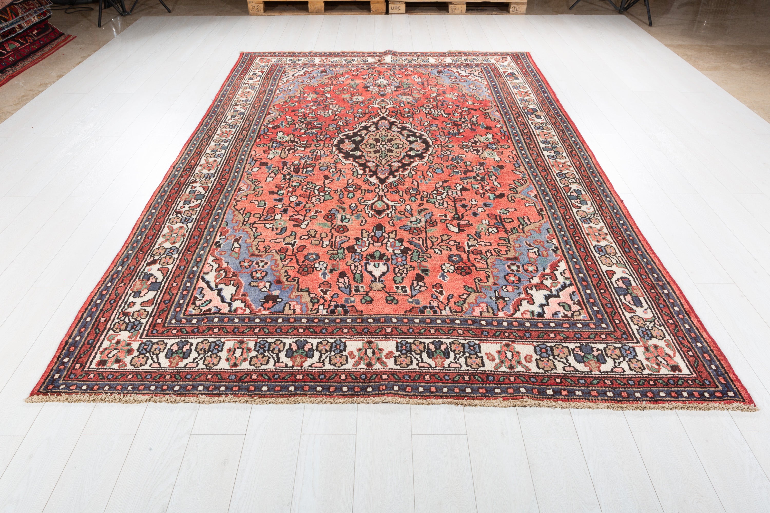 Vintage Red and beige Floral Rug – 10' 0" x 6' 8" (306 x 203 cm)