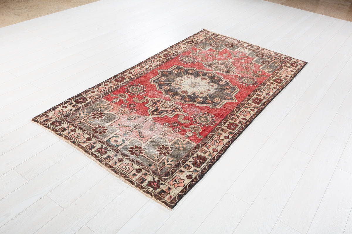 Vintage Faded Red, Beige Distressed Floral Medallion Area Rug – 7' 3" x 3' 10" (222 x 117 cm)