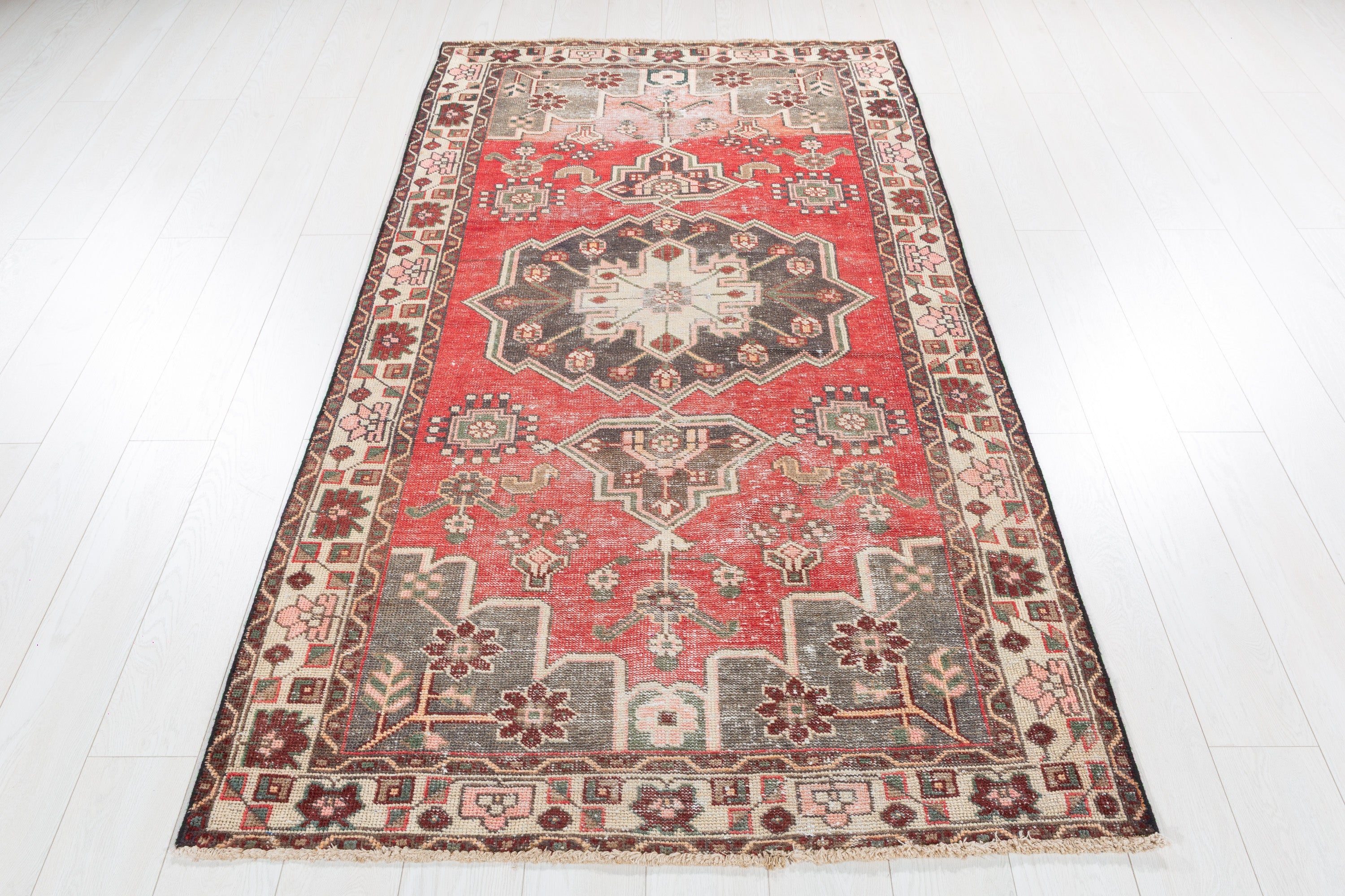 Vintage Faded Red, Beige Distressed Floral Medallion Area Rug – 7' 3" x 3' 10" (222 x 117 cm)
