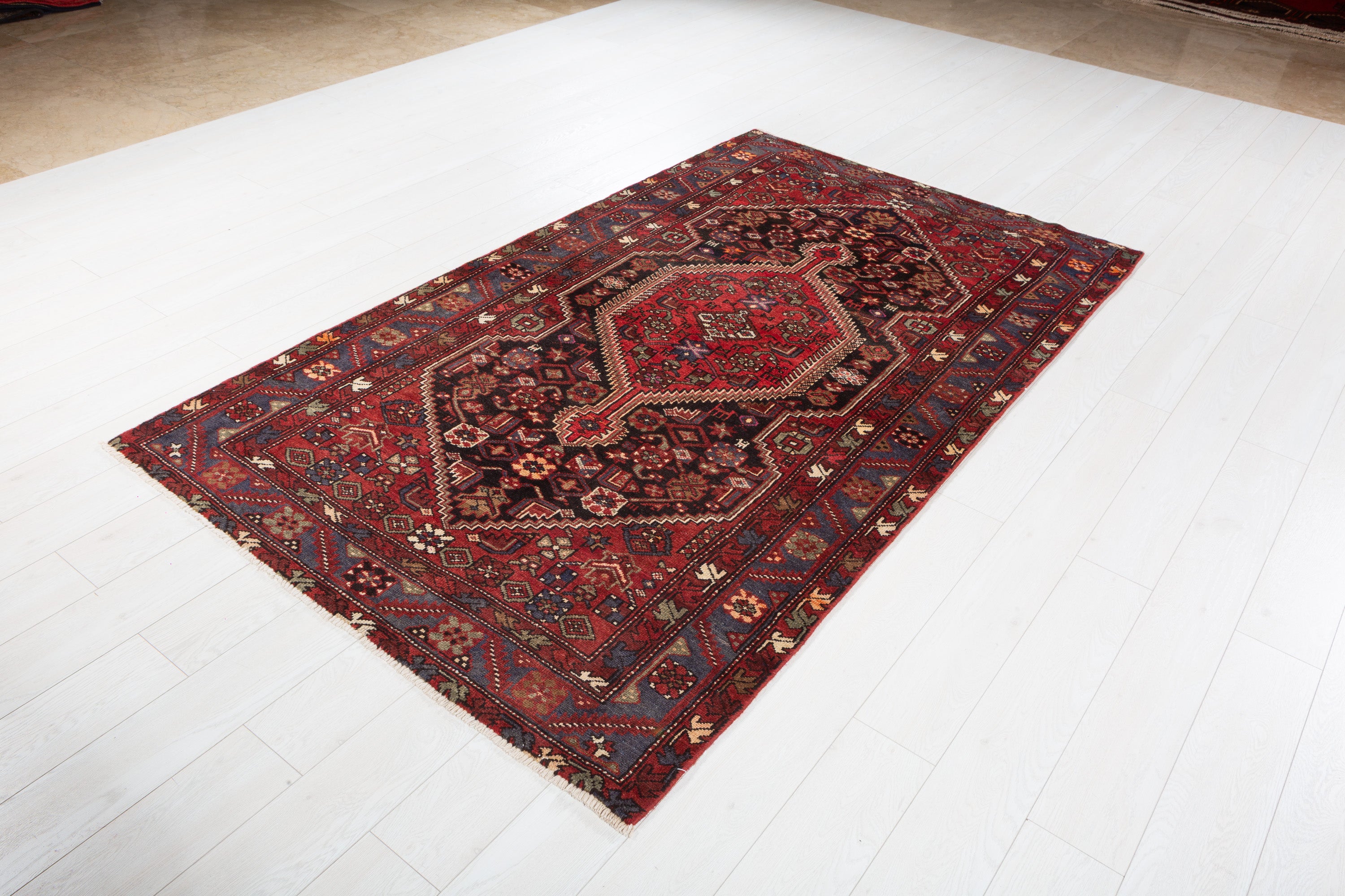 Vintage Red, Black Geometric Medallion Area Rug – 7' 9" x 4' 7" (237 x 140 cm)