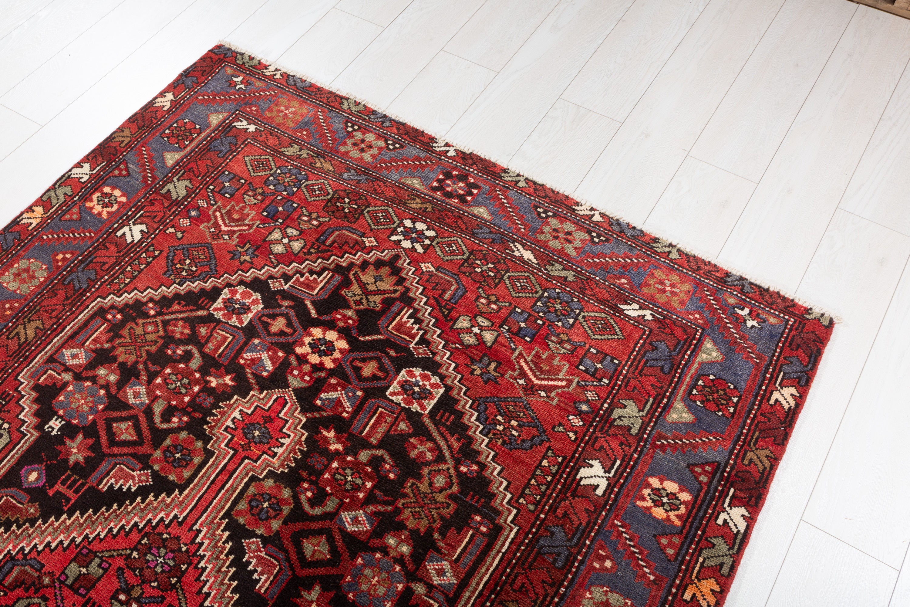 Vintage Red, Black Geometric Medallion Area Rug – 7' 9" x 4' 7" (237 x 140 cm)