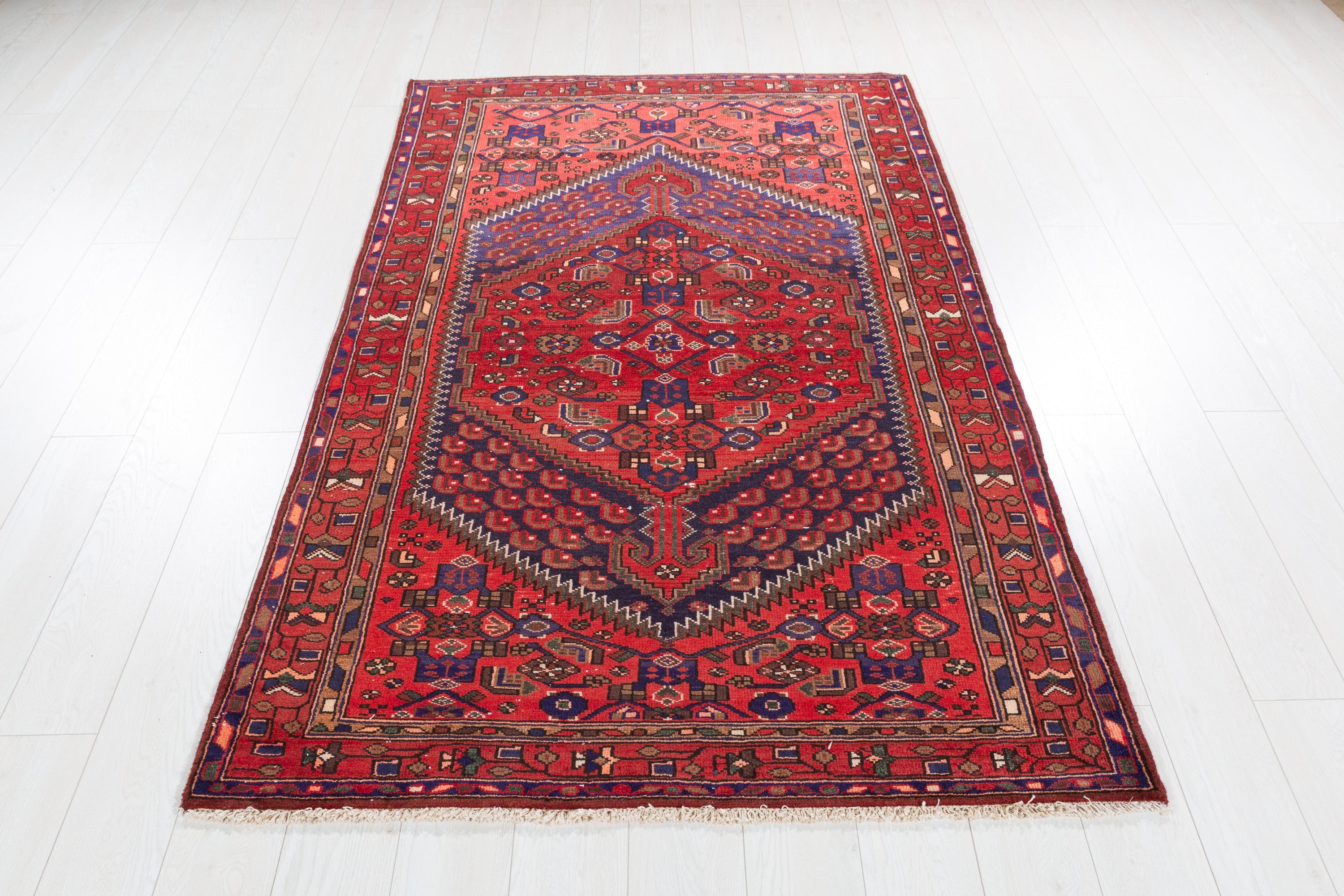 Vintage Red, Coral Central Medallion Area Rug – 6' 10" x 4' 2" (209 x 128 cm)