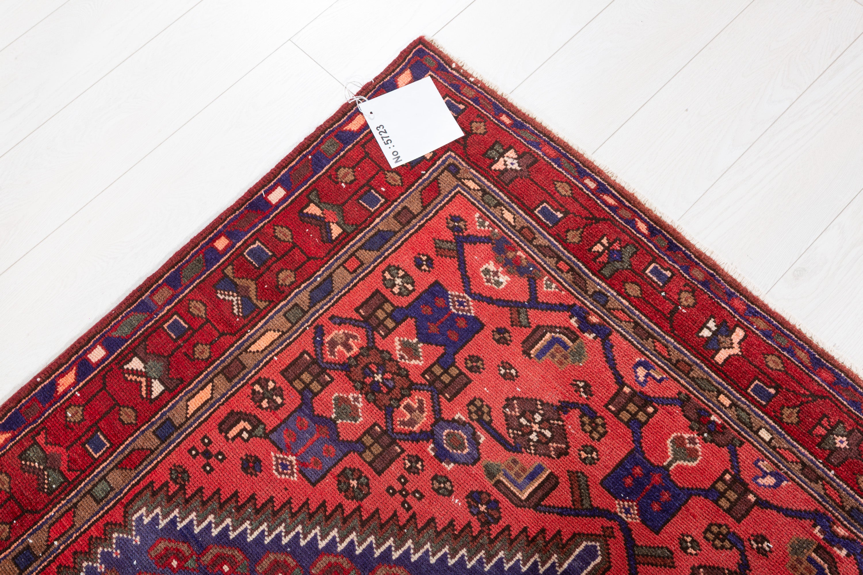 Vintage Red, Coral Central Medallion Area Rug – 6' 10" x 4' 2" (209 x 128 cm)