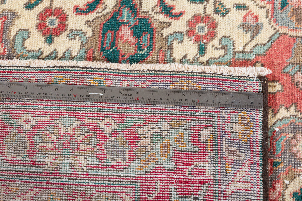 Vintage Faded Red Floral Medallion Area Rug – 6' 2" x 4' 5" (187 x 134 cm)