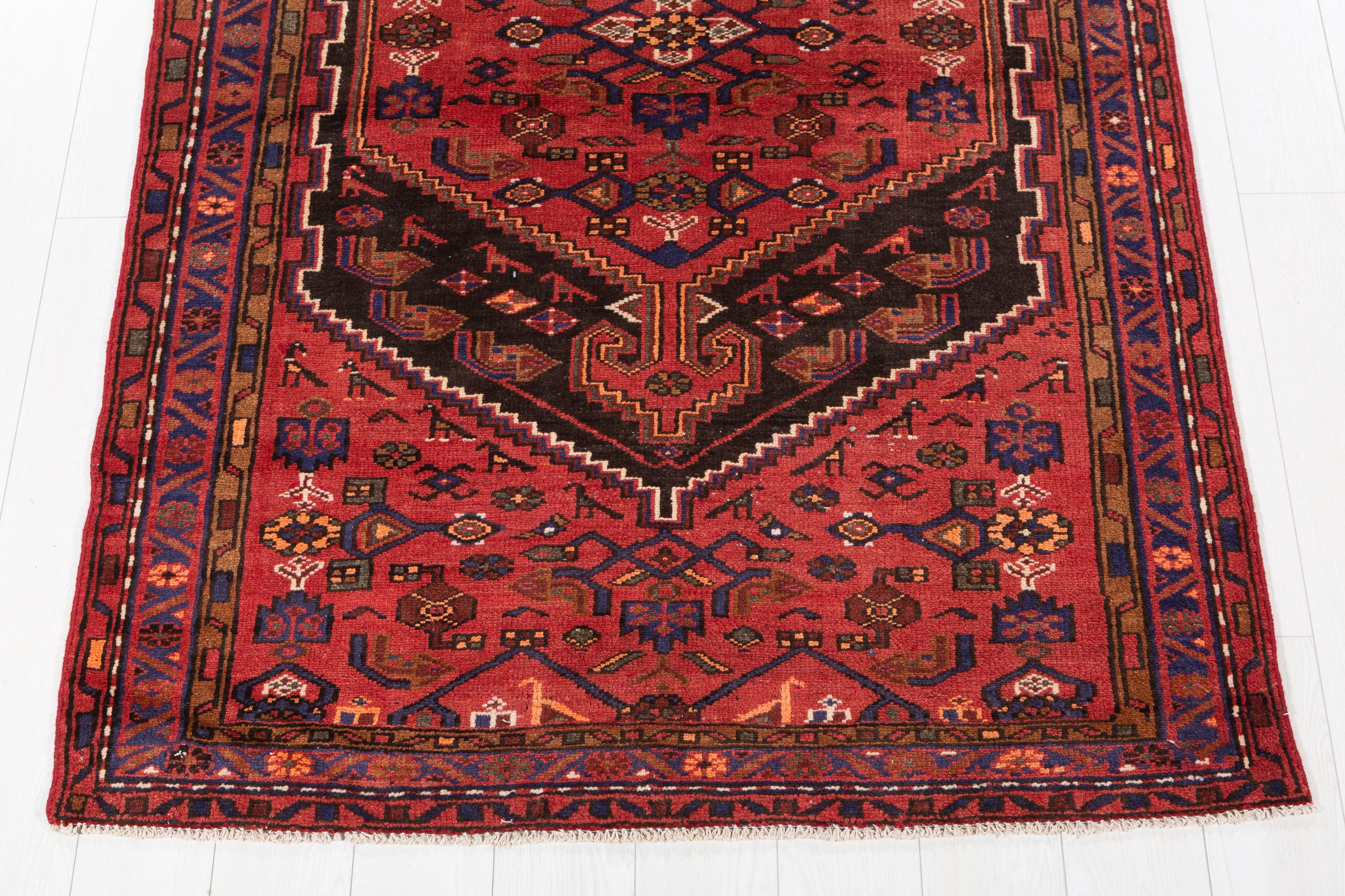 Vintage Red Diamond Medallion Area Rug – 6' 11" x 4' 4" (210 x 132 cm)