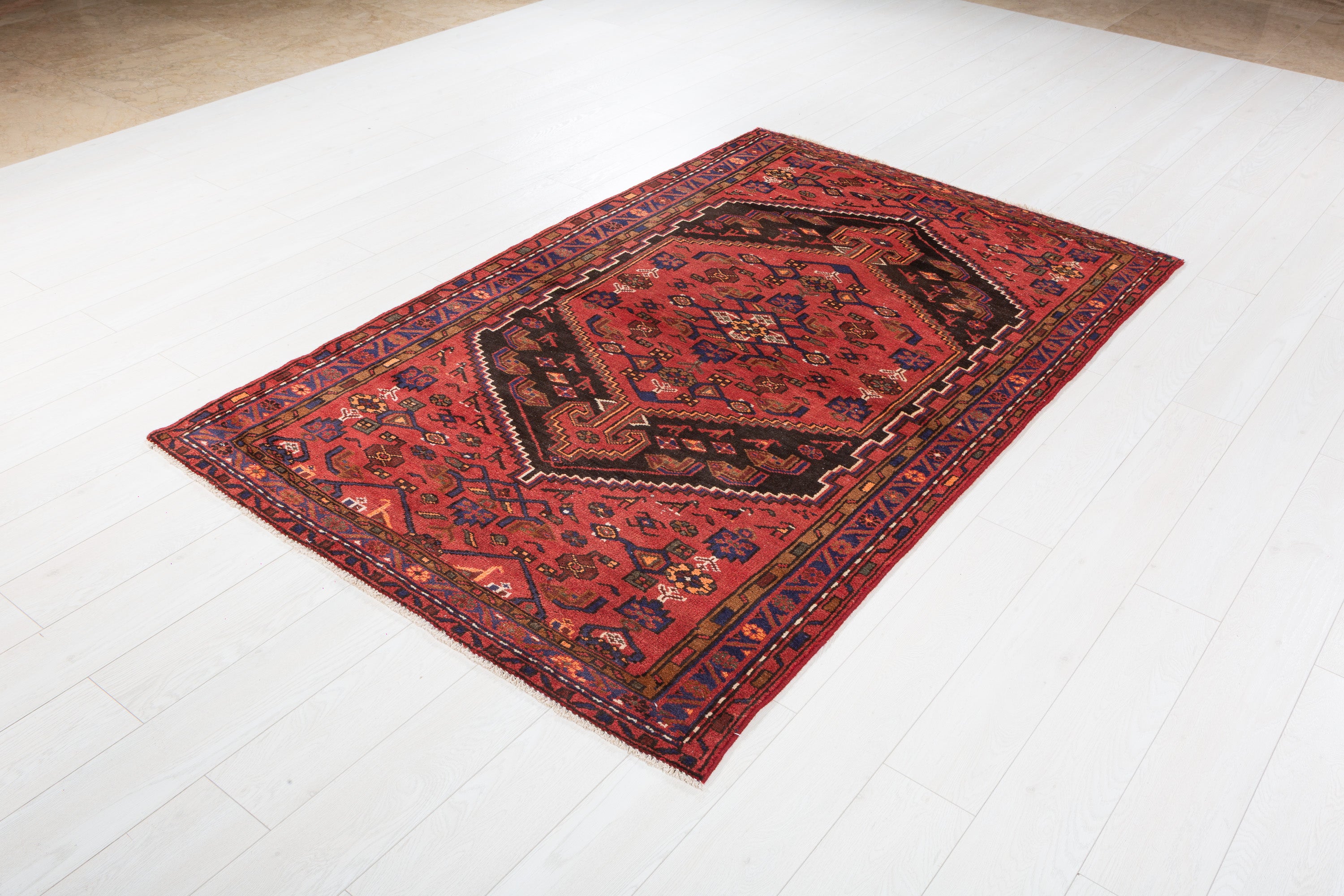 Vintage Red Diamond Medallion Area Rug – 6' 11" x 4' 4" (210 x 132 cm)