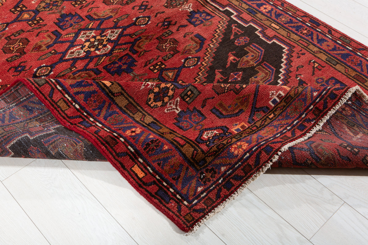 Vintage Red Diamond Medallion Area Rug – 6' 11" x 4' 4" (210 x 132 cm)