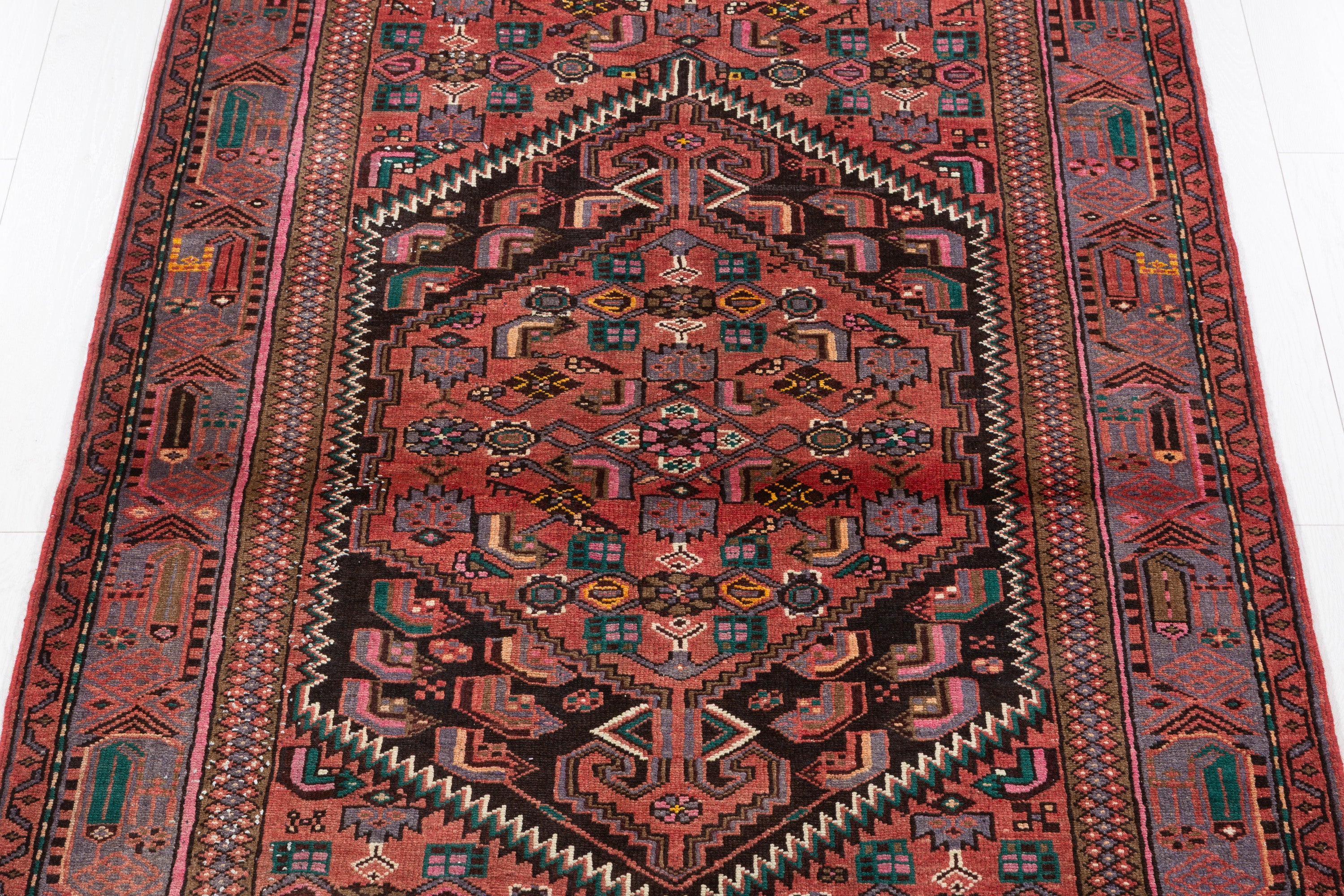 Vintage Bright Red Geometric Medallion Area Rug – 6' 11" x 4' 6" (212 x 137 cm)