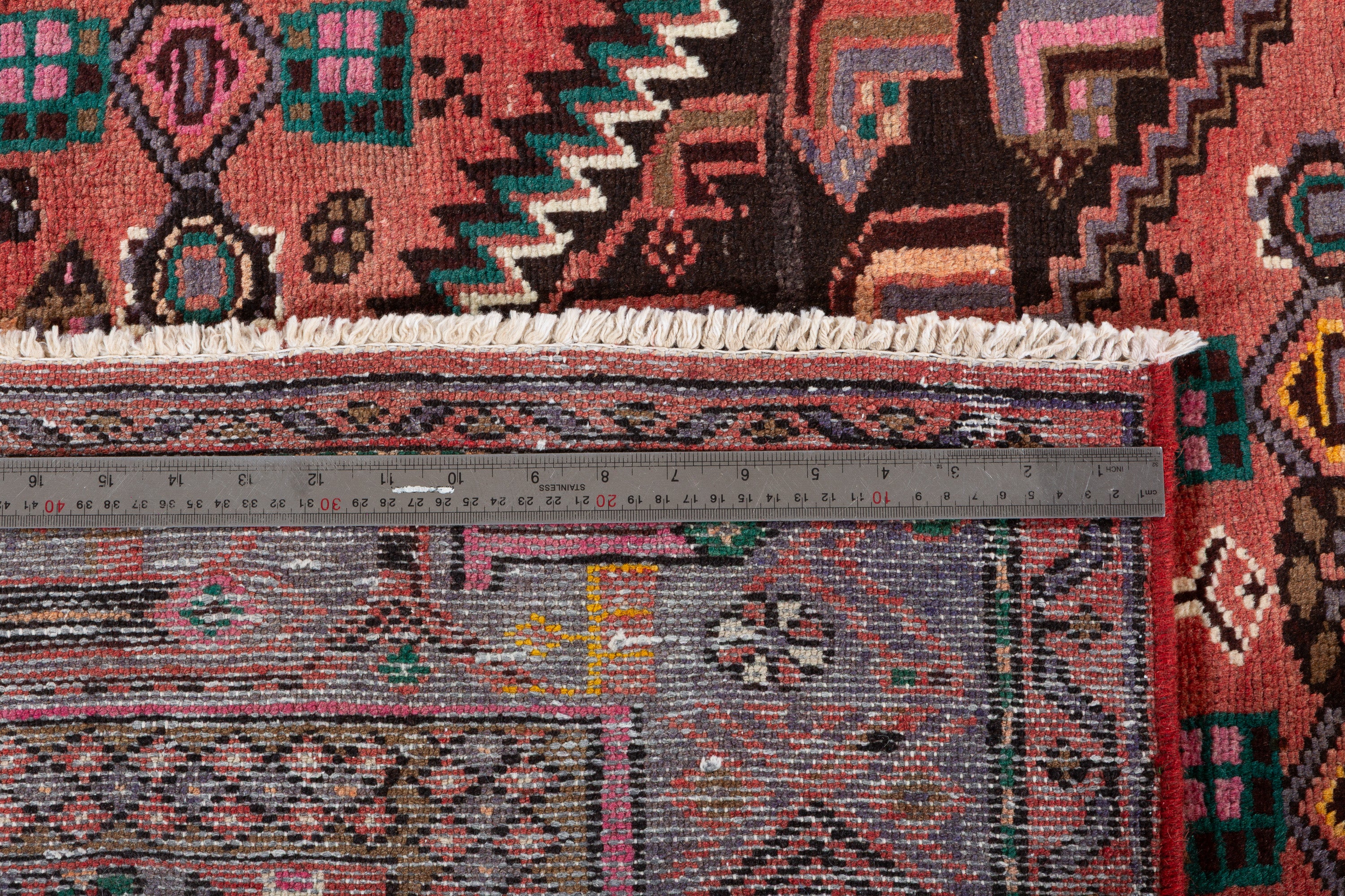Vintage Bright Red Geometric Medallion Area Rug – 6' 11" x 4' 6" (212 x 137 cm)