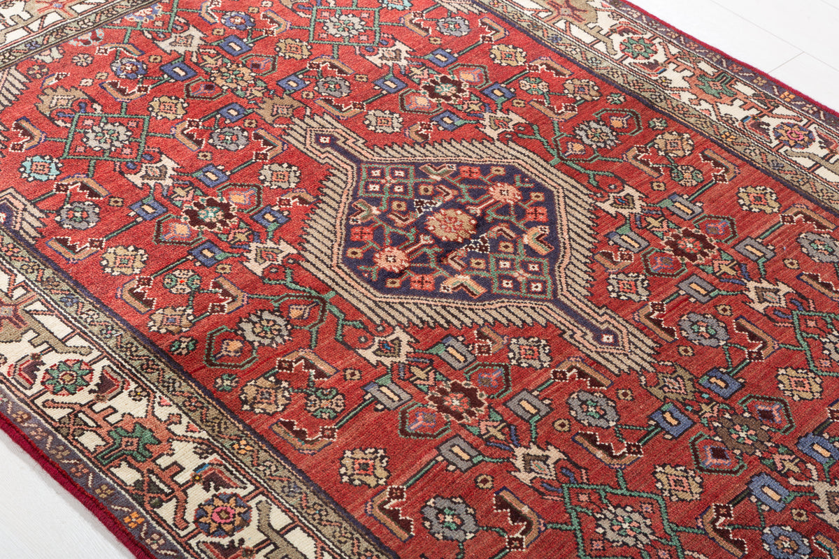 Collectible Vintage Rust Red, Beige Floral Medallion Area Rug – 5' 9" x 4' 0" (176 x 123 cm)