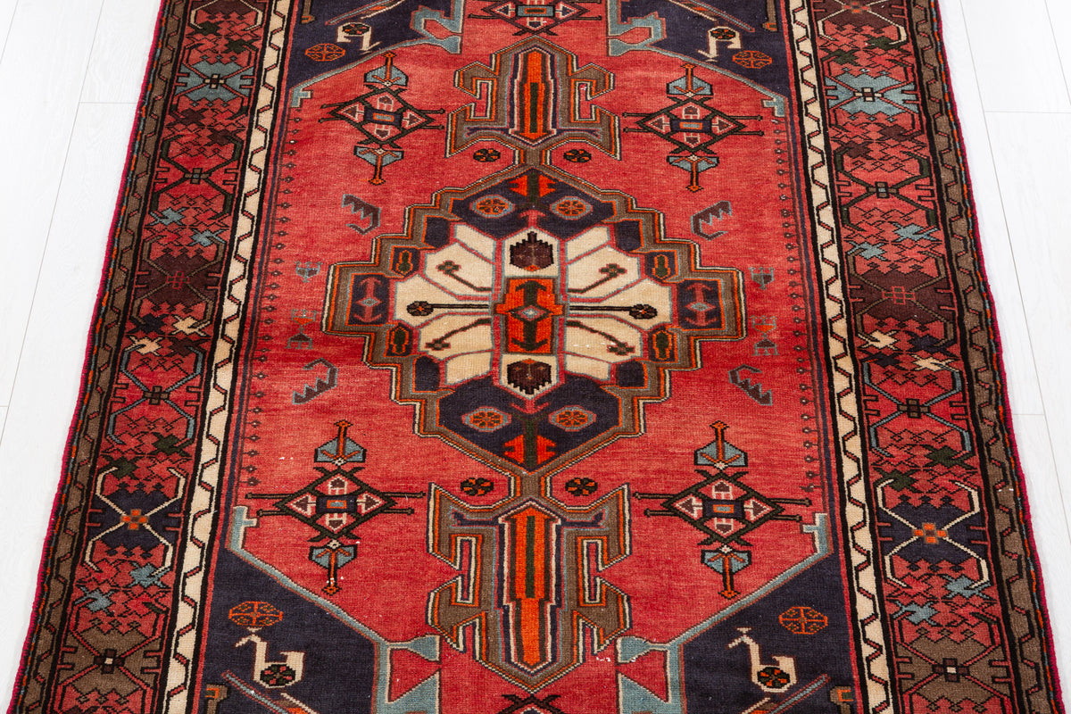Vintage Coral, Navy Blue Geometric Medallion Area Rug – 6' 6" x 4' 4" (198 x 131 cm)