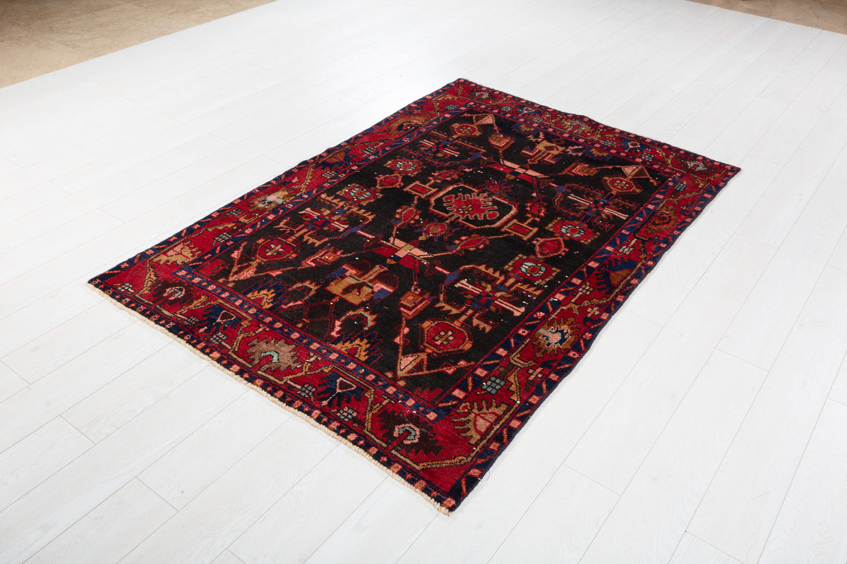 Collectible Vintage Black Red Animal Motif Area Rug – 6' 4" x 4' 3" (194 x 130 cm)