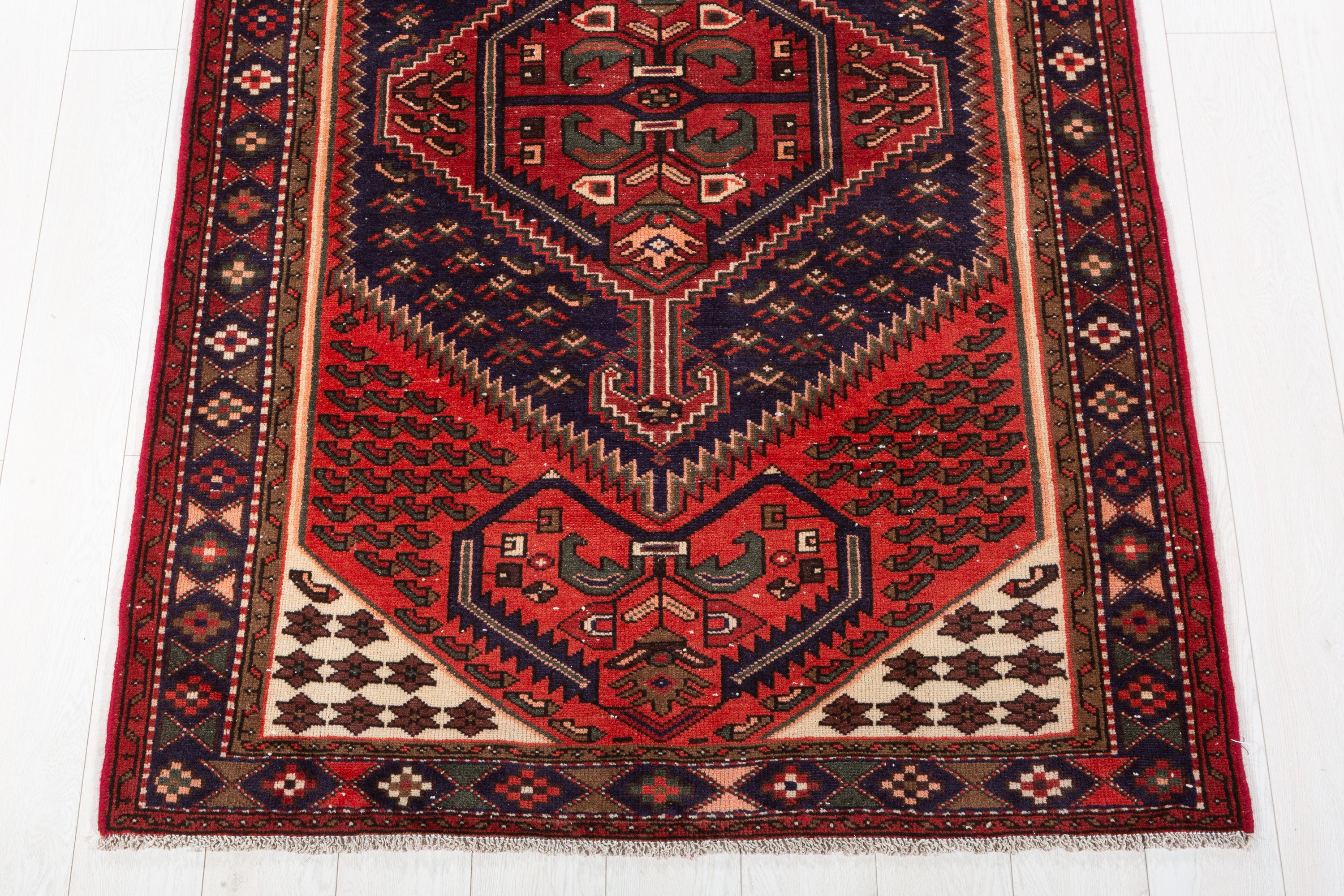 Vintage Coral, Navy Blue Diamond Medallion Area Rug – 6' 4" x 4' 1" (193 x 125 cm)