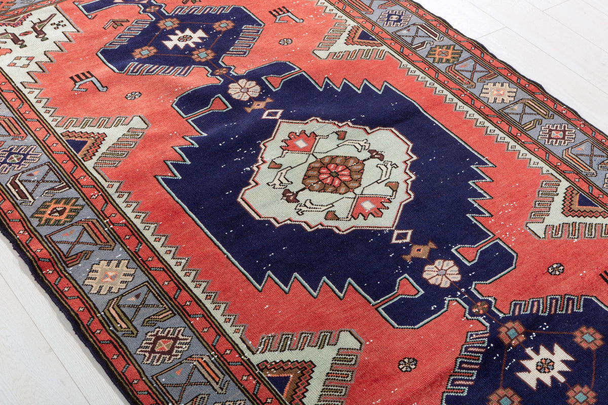 Collectible Vintage Coral, Navy Blue Triple Medallion Area Rug – 7' 0" x 4' 2" (213 x 127 cm)