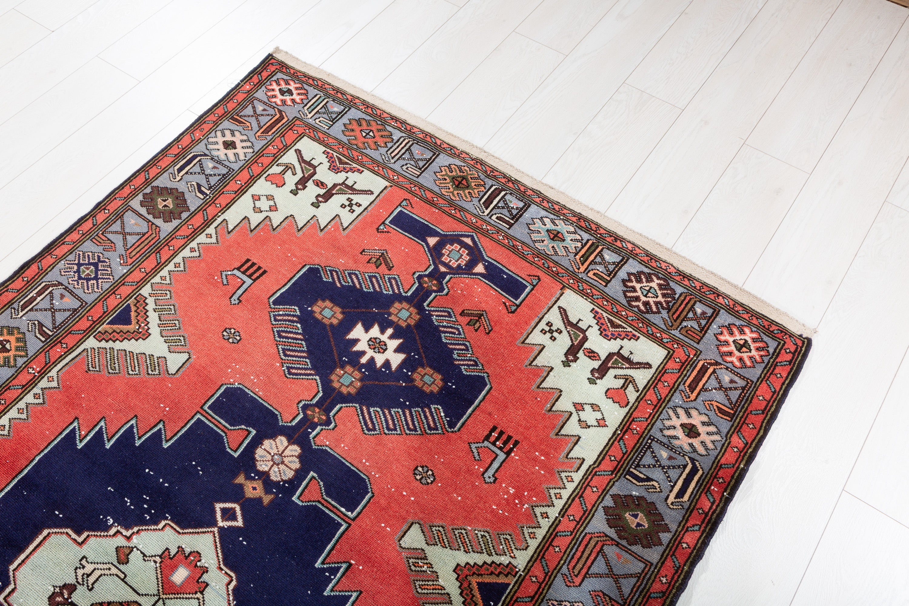 Collectible Vintage Coral, Navy Blue Triple Medallion Area Rug – 7' 0" x 4' 2" (213 x 127 cm)