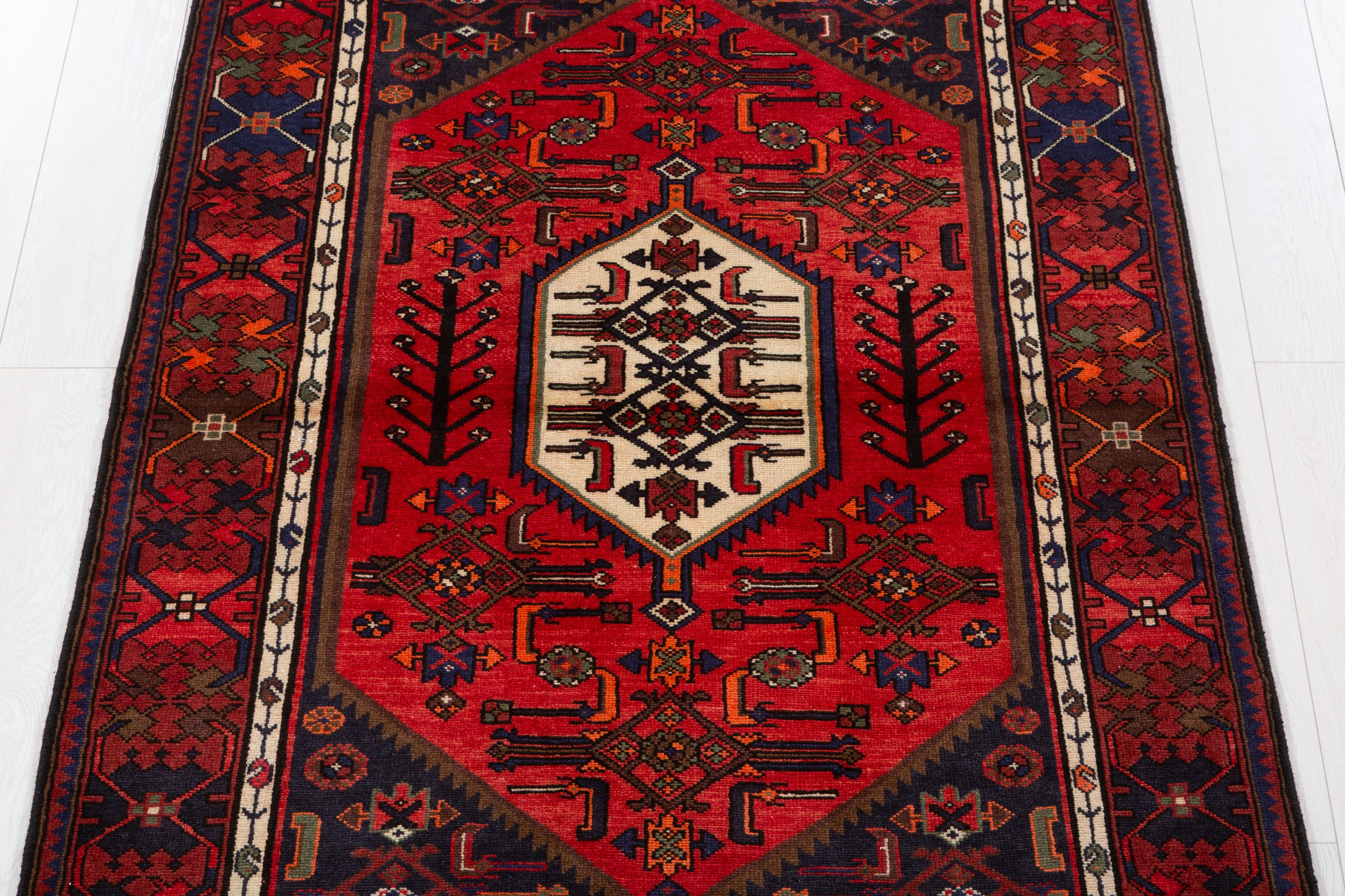 Vintage Coral, Rust Red Central Medallion Area Rug – 6' 2" x 4' 2" (189 x 126 cm)