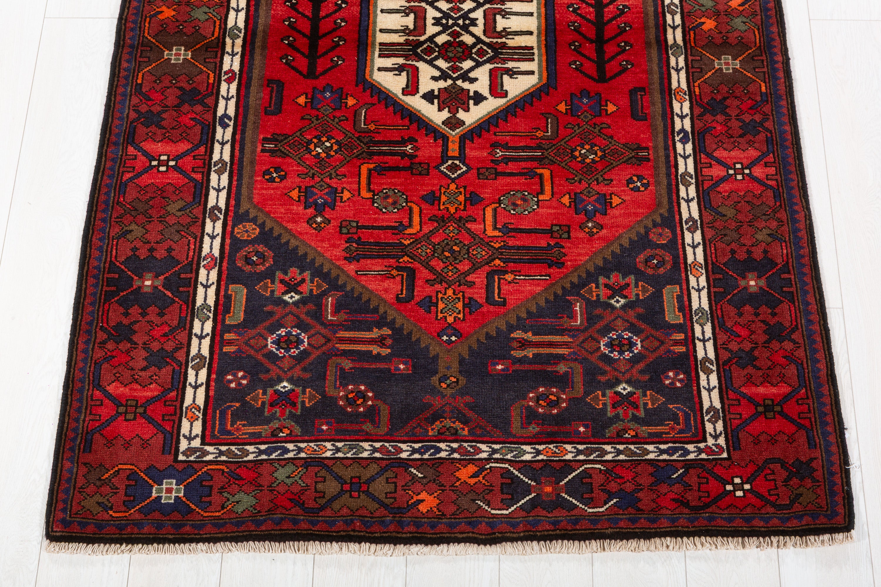 Vintage Coral, Rust Red Central Medallion Area Rug – 6' 2" x 4' 2" (189 x 126 cm)
