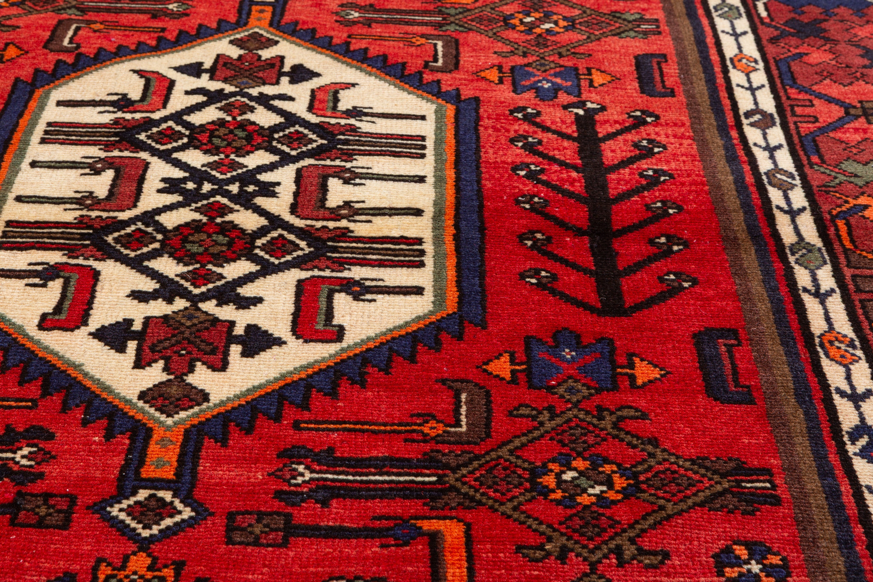Vintage Coral, Rust Red Central Medallion Area Rug – 6' 2" x 4' 2" (189 x 126 cm)
