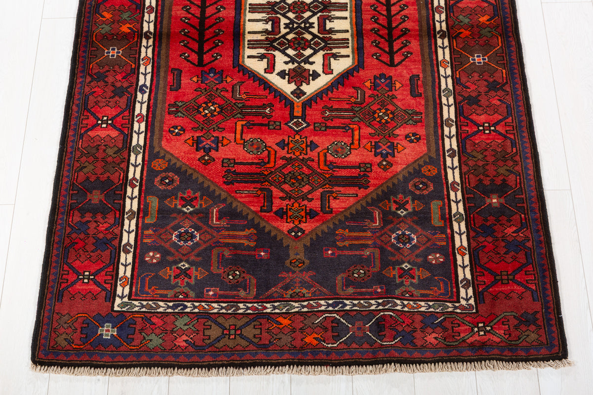 Vintage Coral, Navy Blue Central Medallion Area Rug – 6' 3" x 4' 2" (191 x 127 cm)