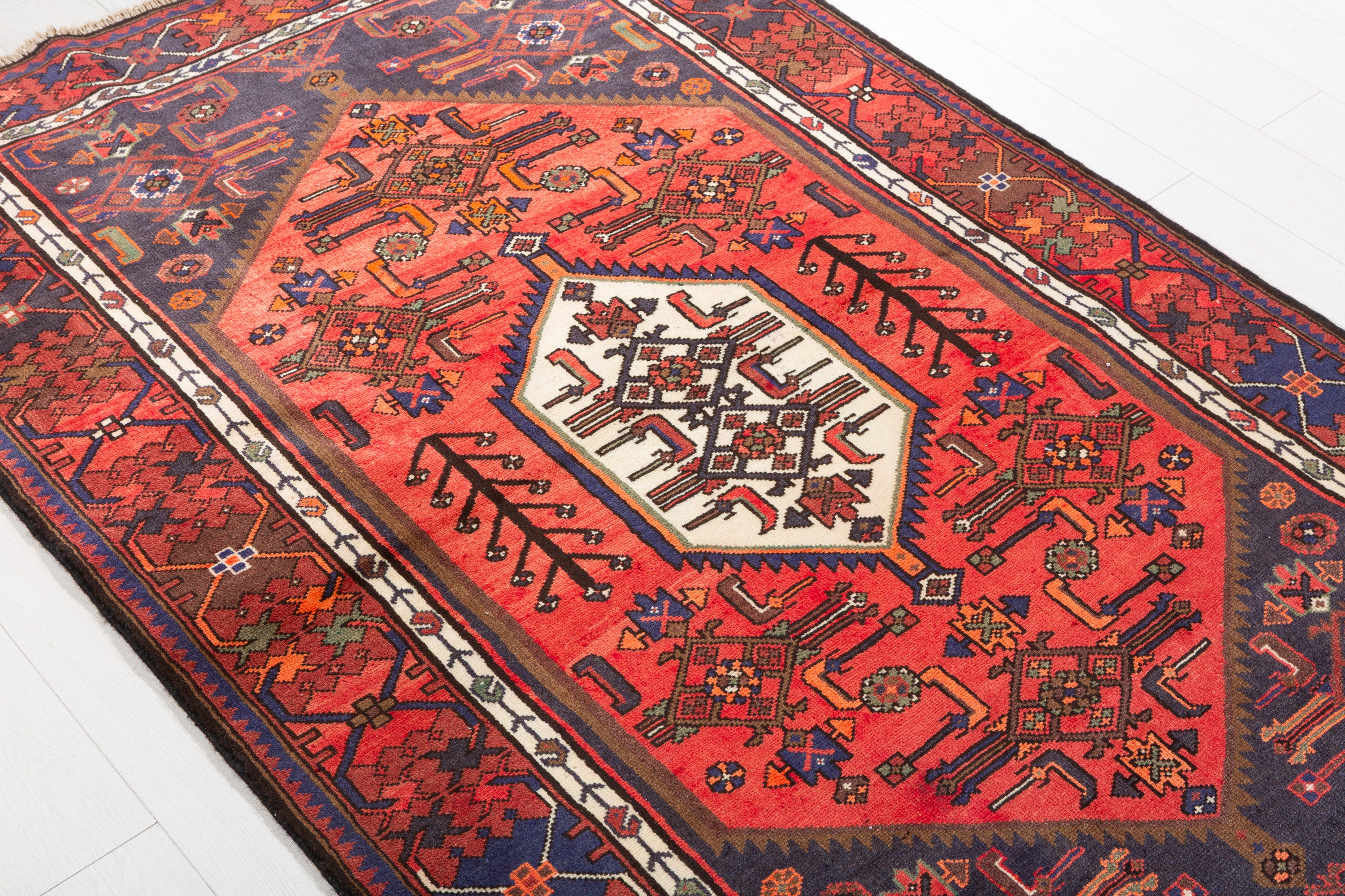 Vintage Coral, Navy Blue Central Medallion Area Rug – 6' 3" x 4' 2" (191 x 127 cm)