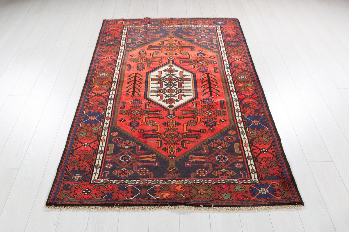 Vintage Coral, Navy Blue Central Medallion Area Rug – 6' 3" x 4' 2" (191 x 127 cm)