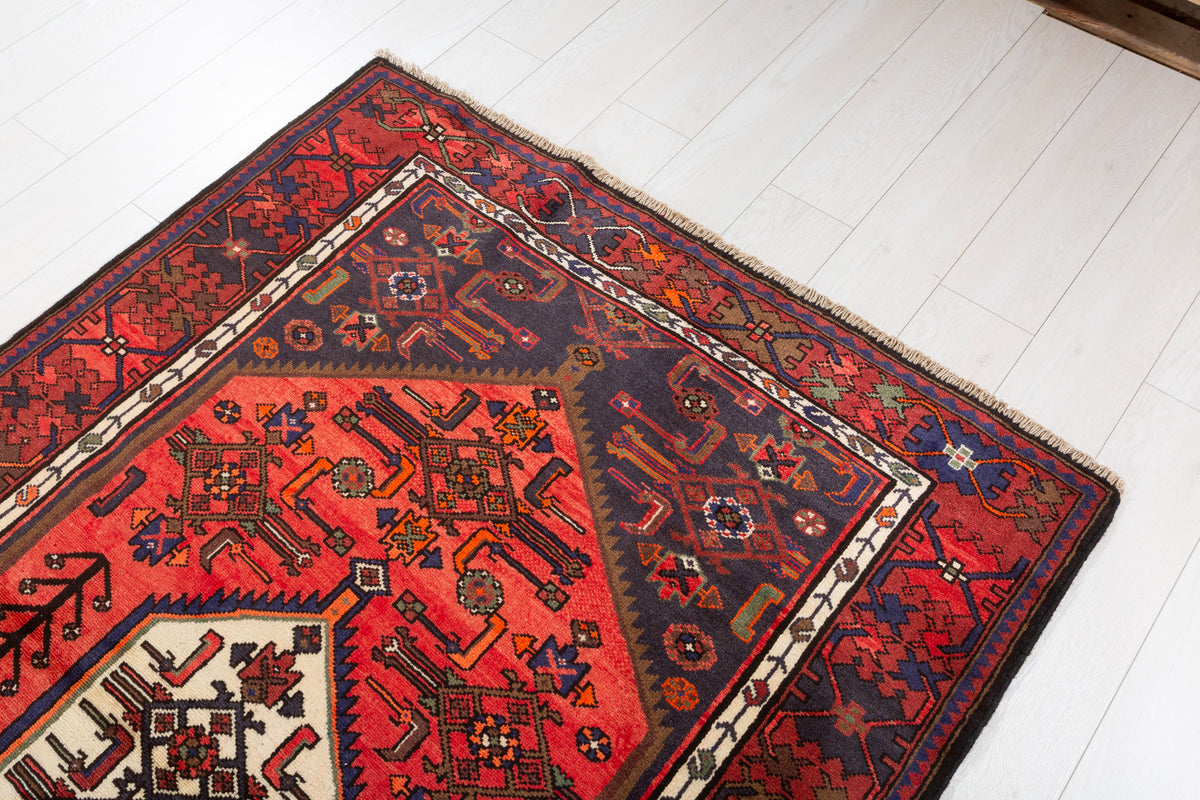 Vintage Coral, Navy Blue Central Medallion Area Rug – 6' 3" x 4' 2" (191 x 127 cm)