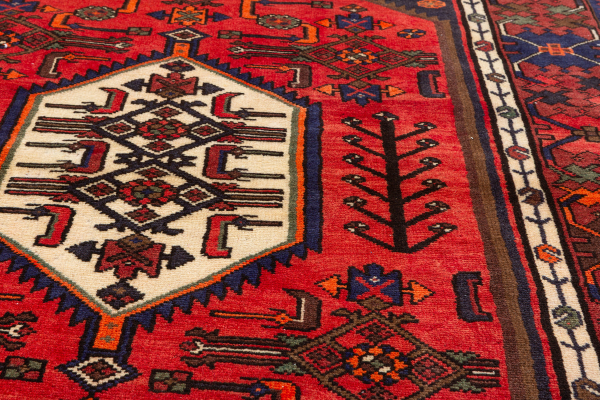 Vintage Coral, Navy Blue Central Medallion Area Rug – 6' 3" x 4' 2" (191 x 127 cm)