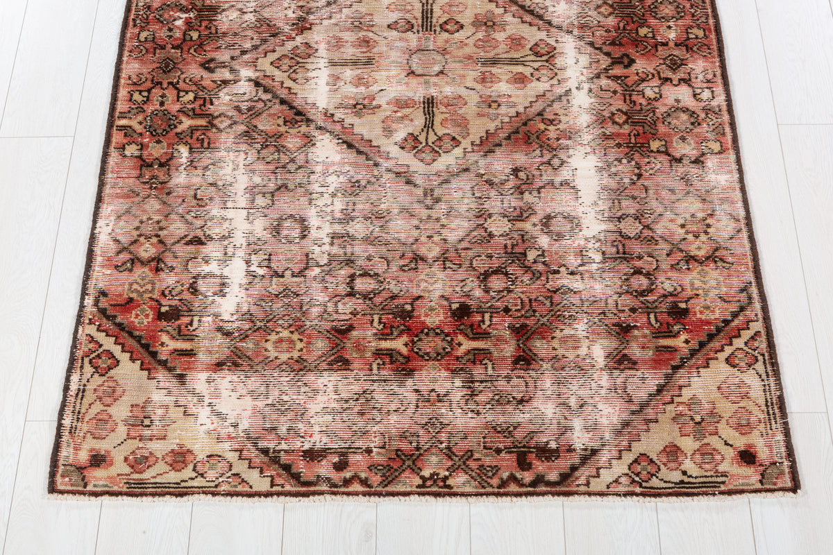 Vintage Faded Red, Beige Distressed Medallion Area Rug – 5' 9" x 3' 10" (175 x 117 cm)