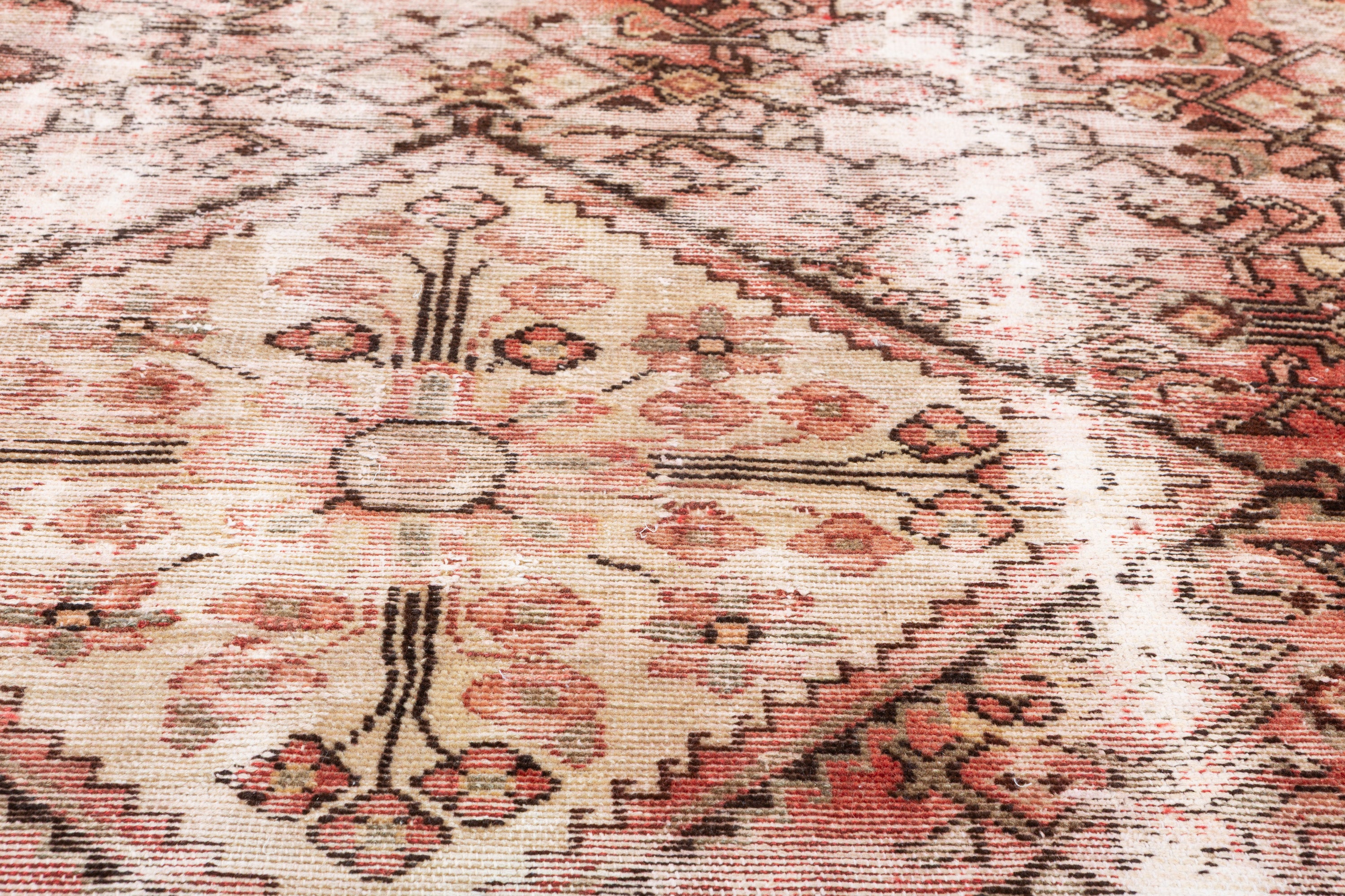 Vintage Faded Red, Beige Distressed Medallion Area Rug – 5' 9" x 3' 10" (175 x 117 cm)
