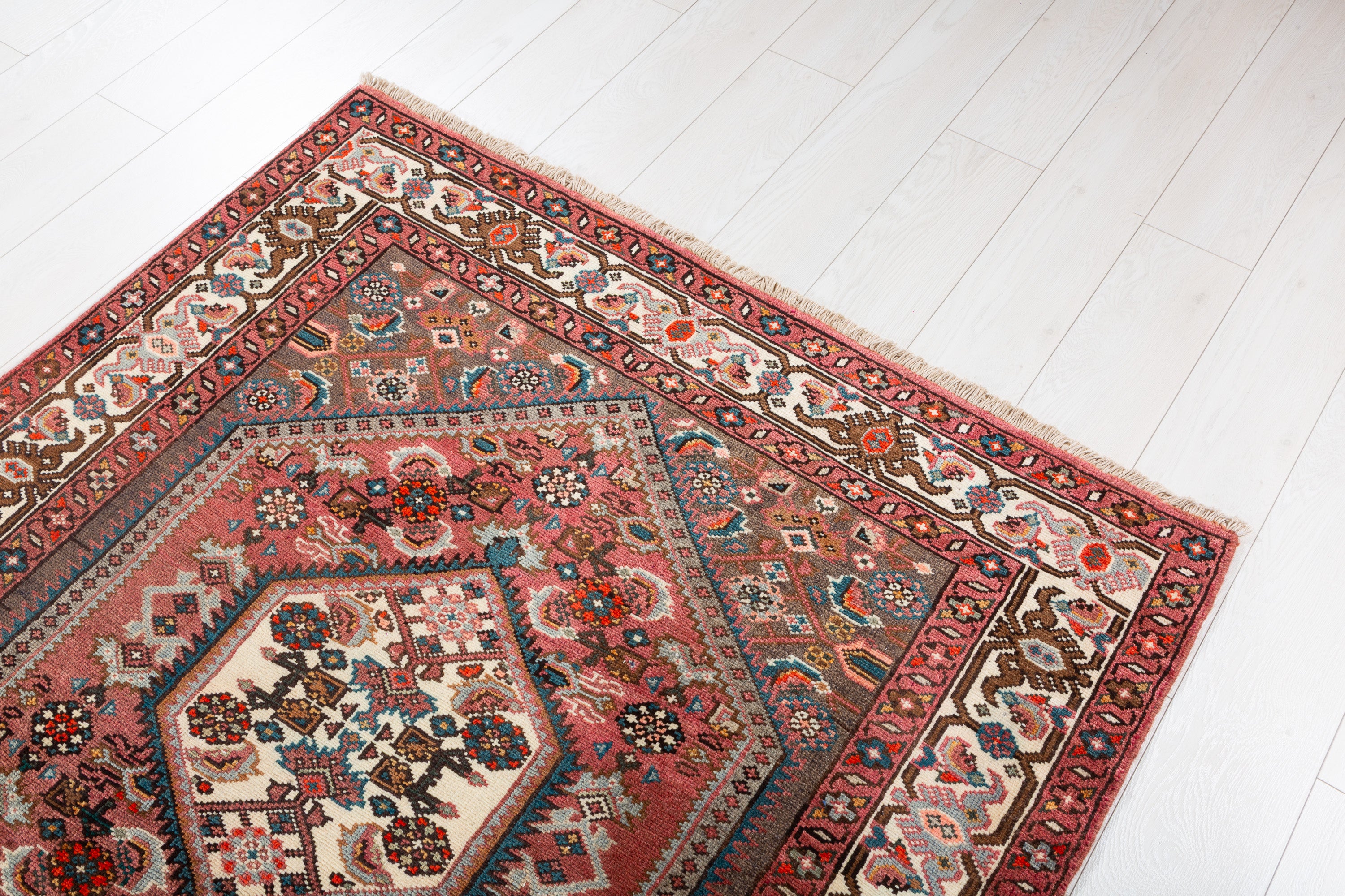 Collectible Vintage Rust Red, Gray Double Medallion Area Rug – 6' 9" x 4' 2" (206 x 128 cm)