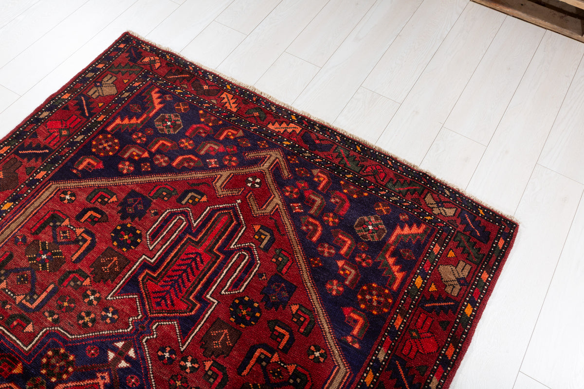 Collectible Vintage Rust Red, Navy Blue Central Medallion Area Rug – 6' 9" x 4' 6" (207 x 138 cm)