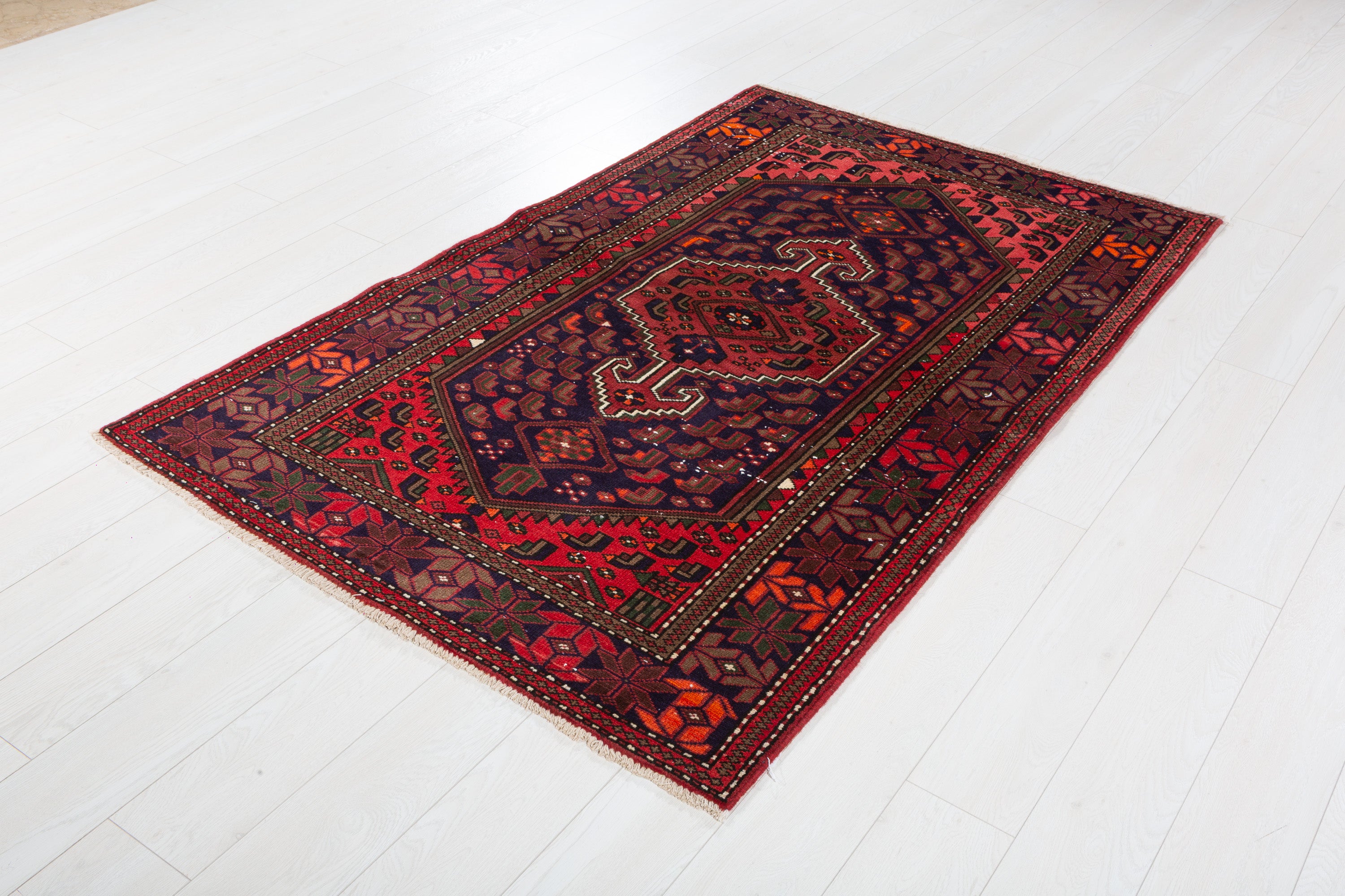 Vintage Pinkish-Red, Navy Blue Central Medallion Area Rug – 6' 4" x 3' 11" (193 x 119 cm)