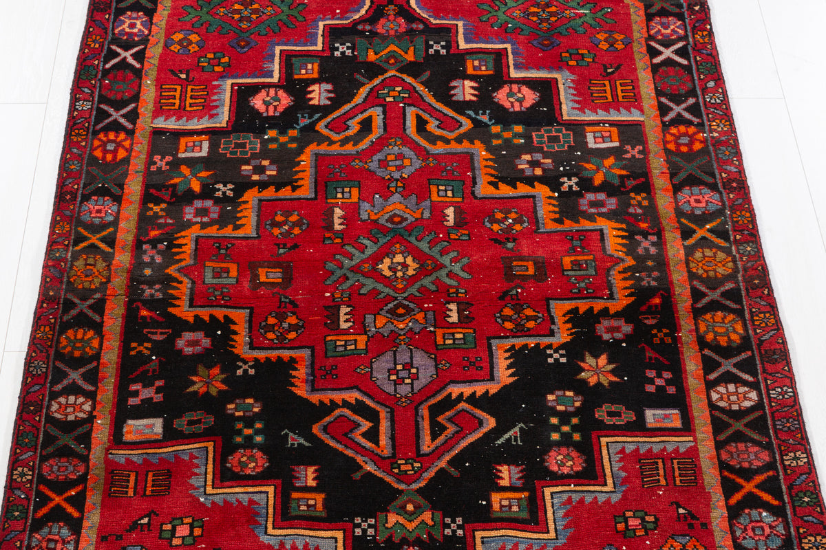 Vintage Red, Black Bold Medallion Area Rug – 7' 0" x 4' 3" (214 x 129 cm)
