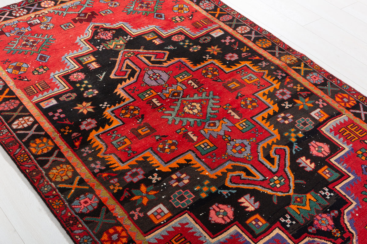 Vintage Red, Black Bold Medallion Area Rug – 7' 0" x 4' 3" (214 x 129 cm)