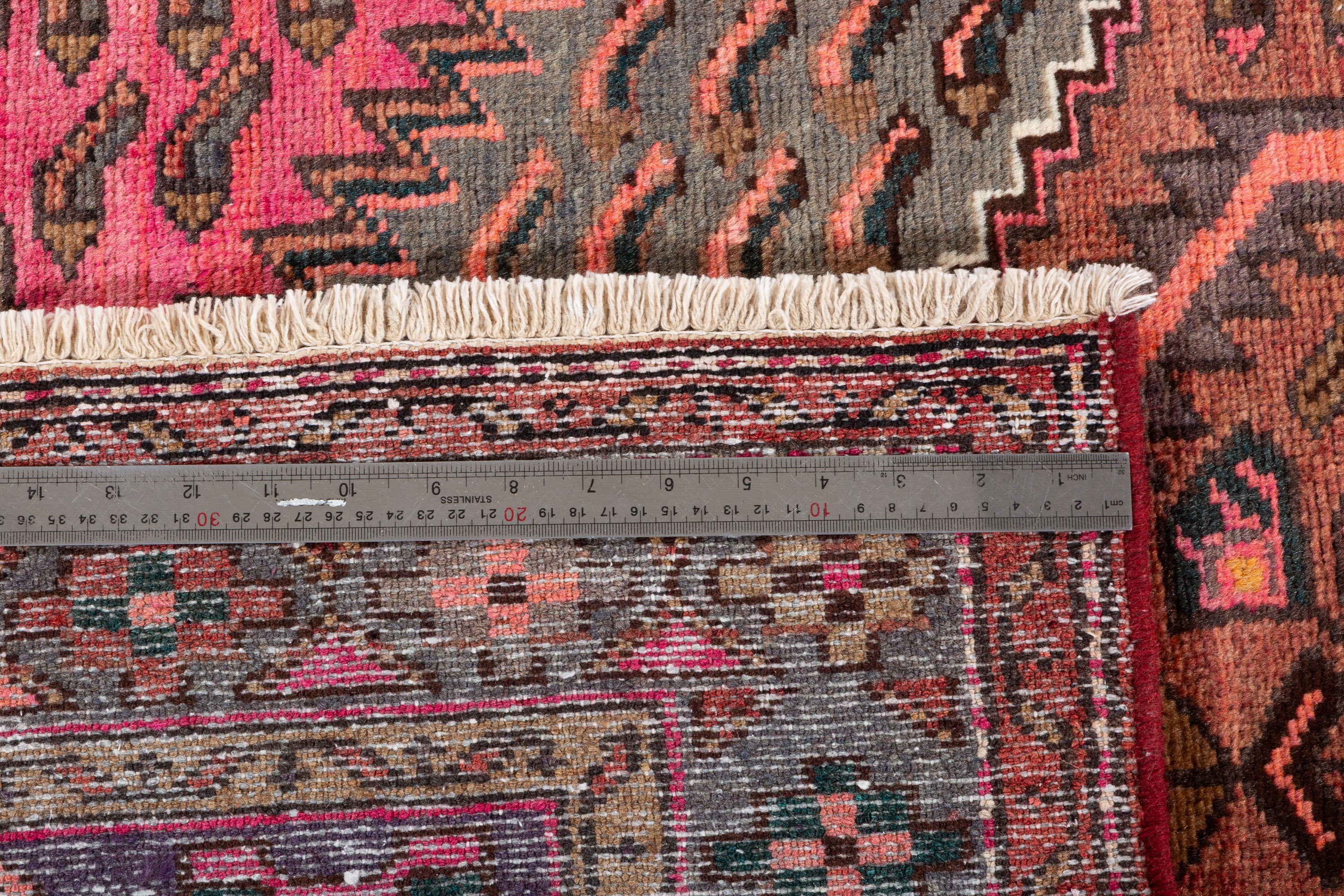Collectible Vintage Pink, Grey Central Medallion Area Rug – 6' 10" x 4' 5" (209 x 135 cm)