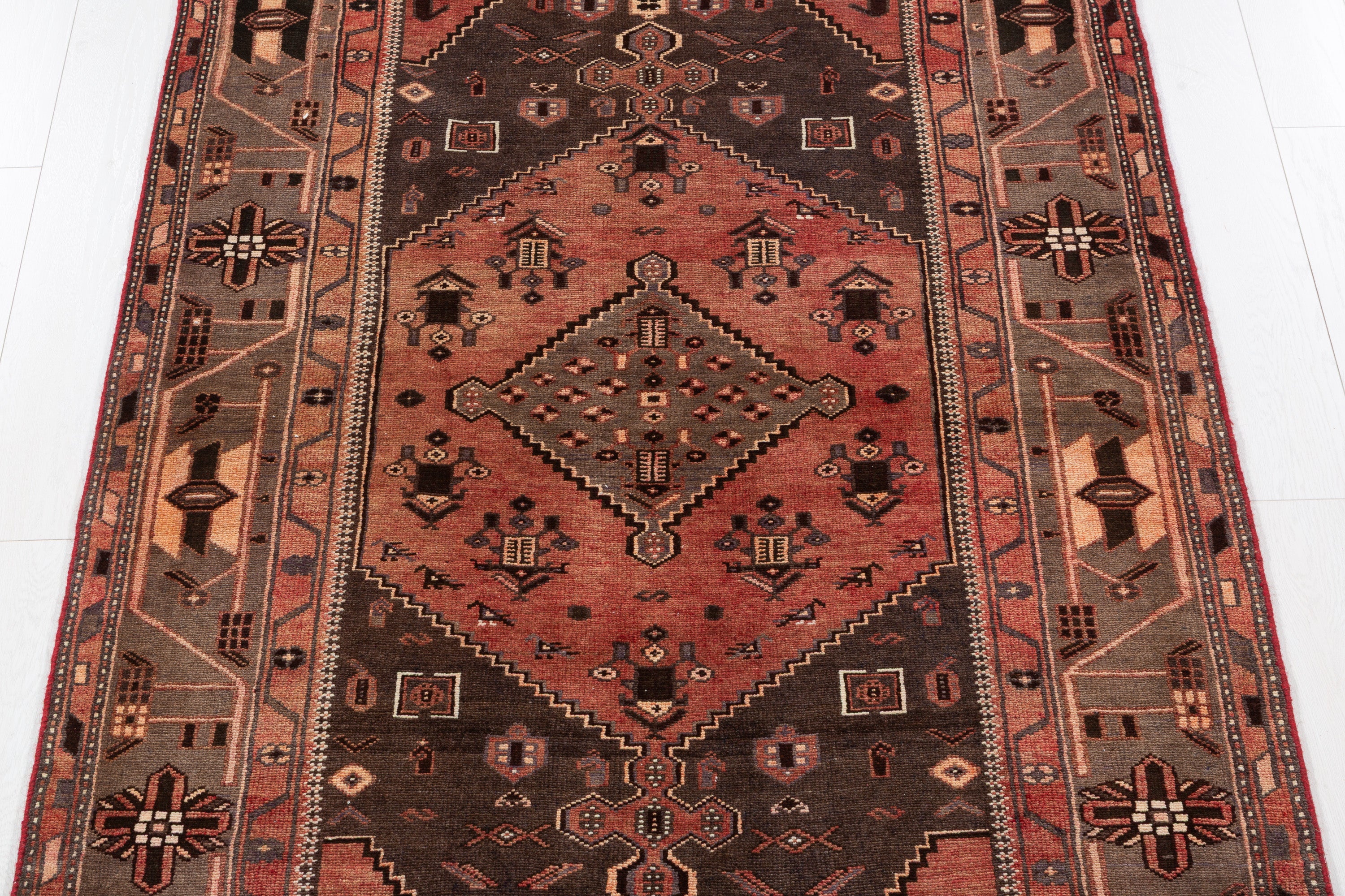 Vintage Brick Red Tribal Diamond Area Rug – 7' 5" x 4' 4" (225 x 132 cm)
