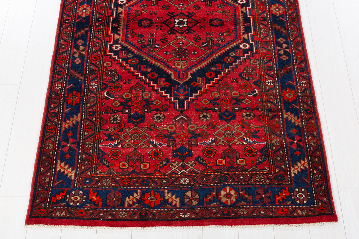 Vintage Red, Navy Blue Central Medallion Area Rug – 7' 3" x 4' 2" (221 x 128 cm)