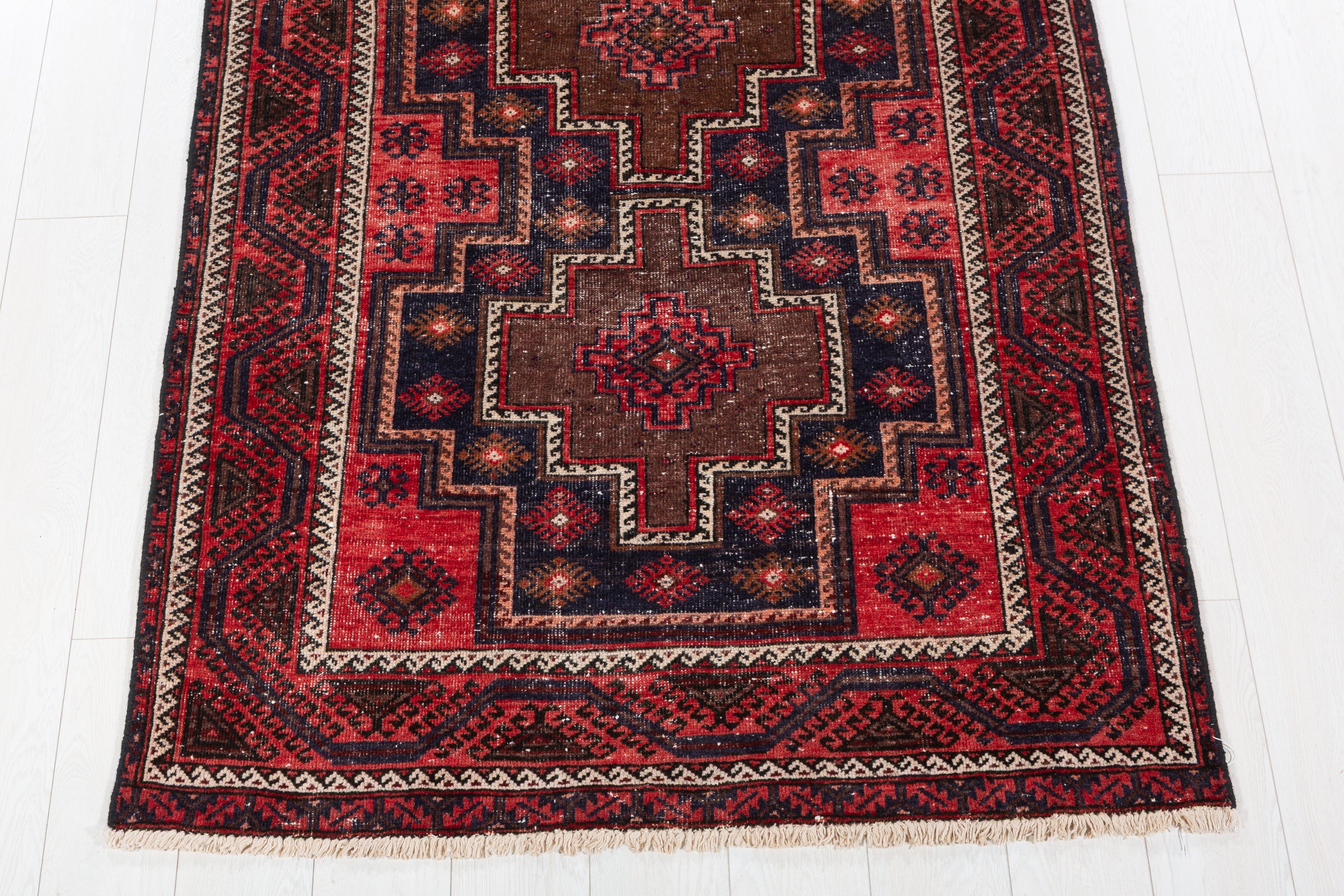 Vintage Navy Blue, Red Stepped Diamond Area Rug – 7' 9" x 3' 11" (236 x 119 cm)