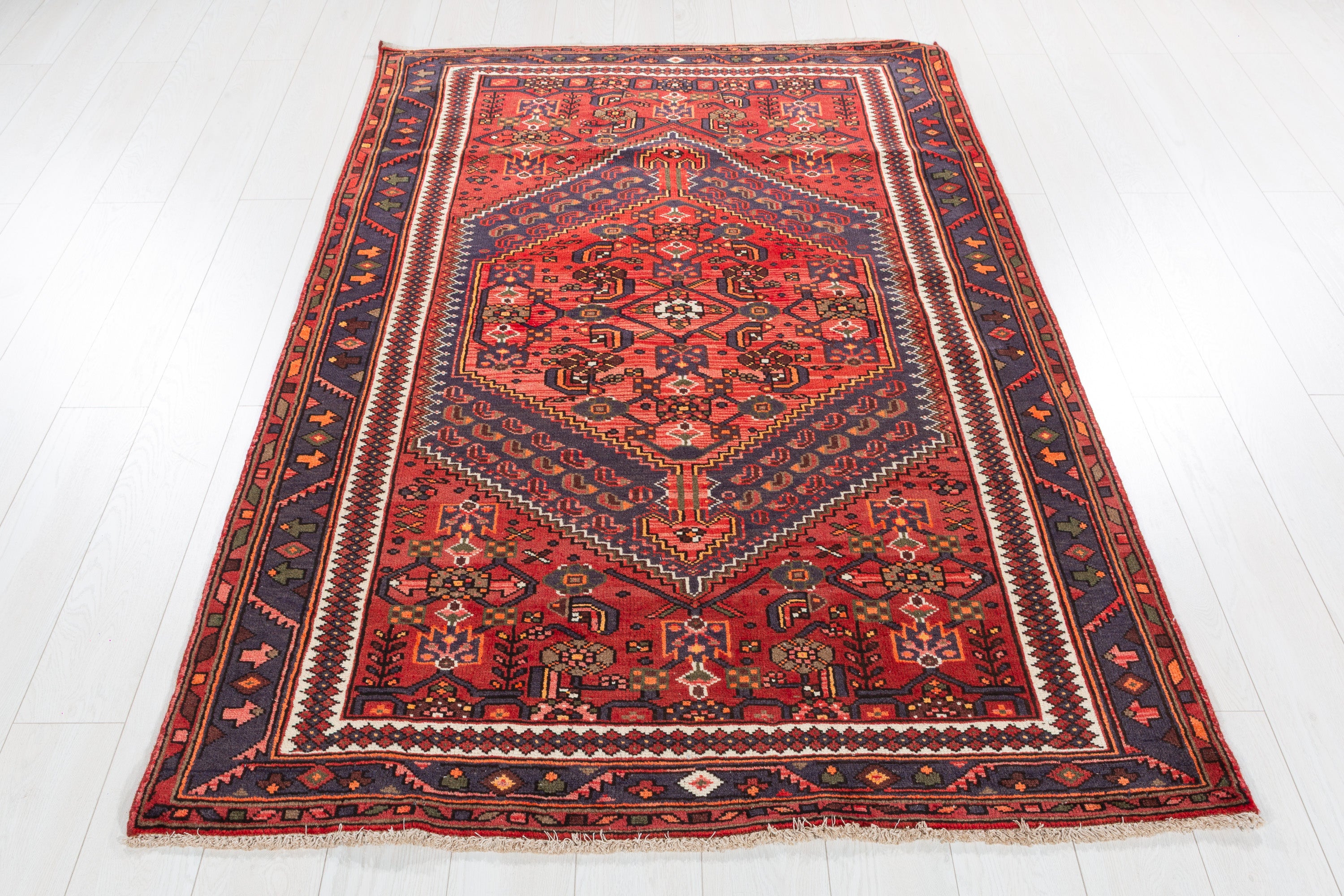 Vintage Red, Blue Central Medallion Area Rug – 6' 7" x 4' 4" (201 x 133 cm)