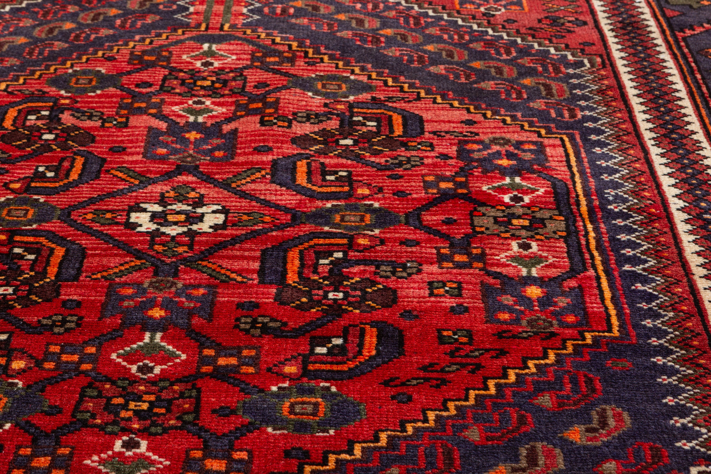 Vintage Red, Blue Central Medallion Area Rug – 6' 7" x 4' 4" (201 x 133 cm)