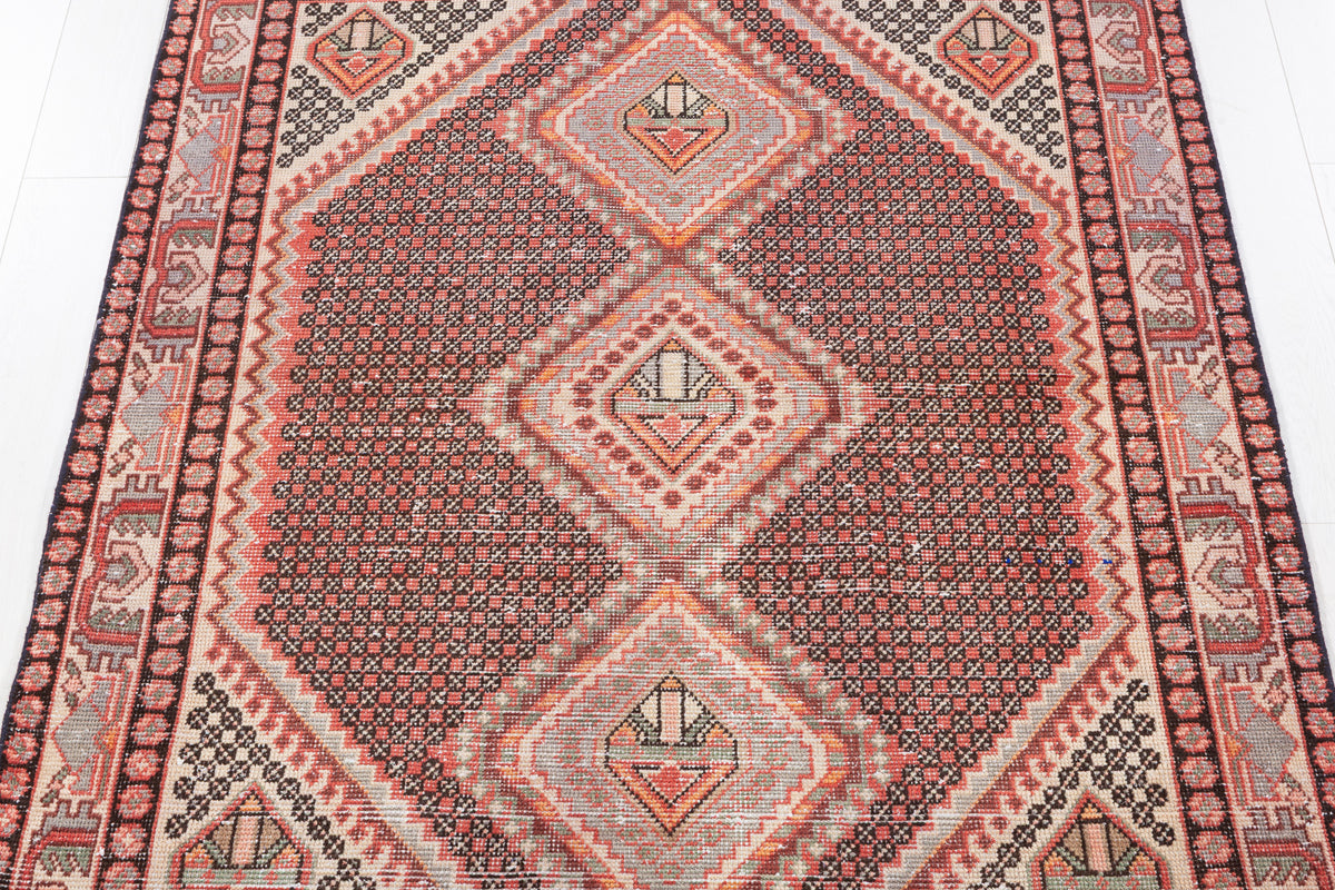 Vintage Faded Soft Coral Triple Diamond Area Rug – 6' 4" x 4' 10" (192 x 148 cm)