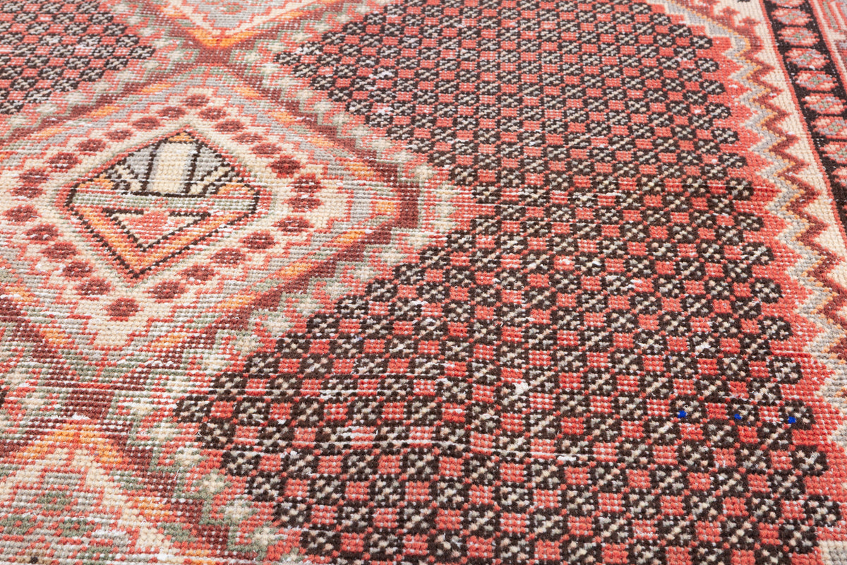 Vintage Faded Soft Coral Triple Diamond Area Rug – 6' 4" x 4' 10" (192 x 148 cm)