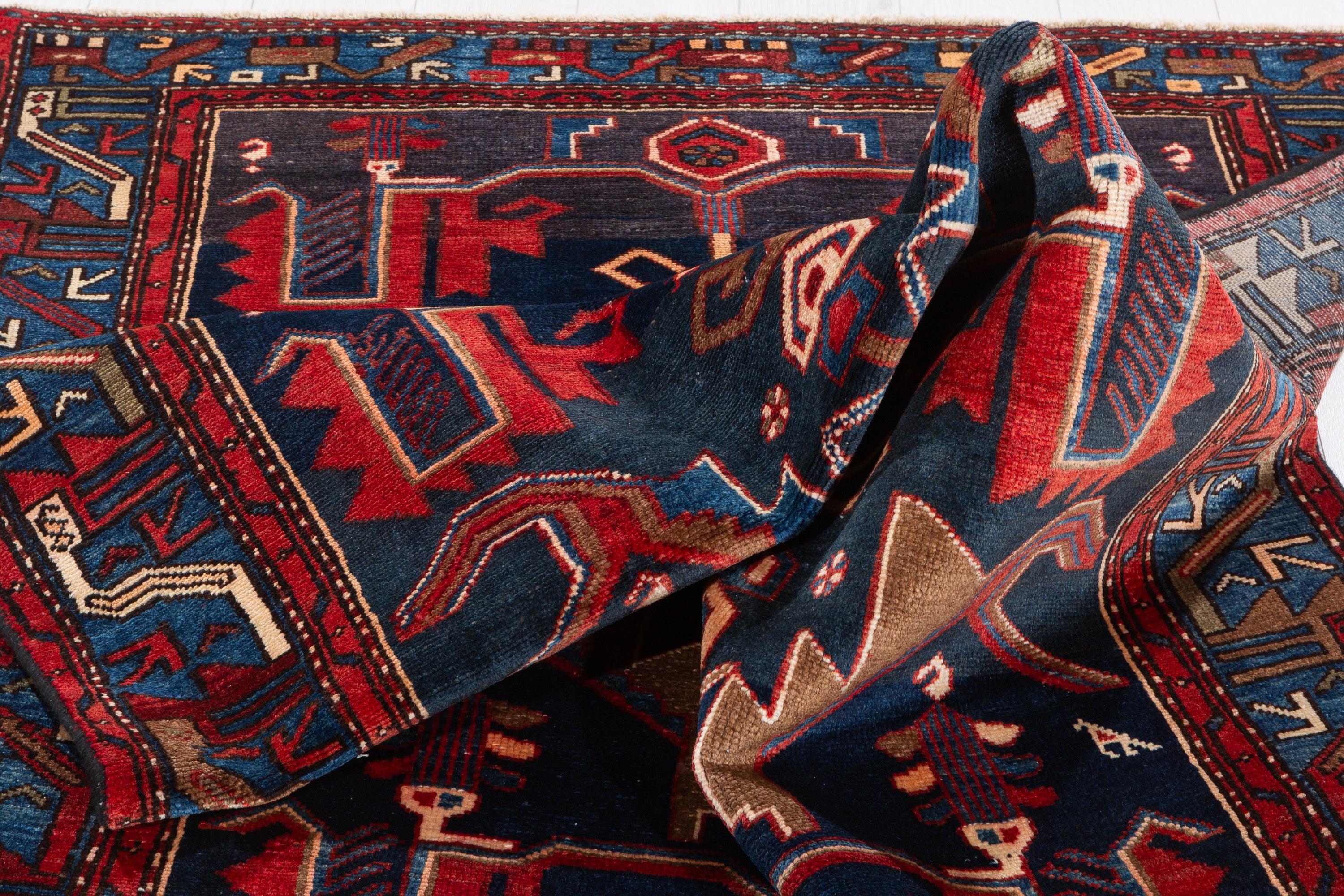 Collectible Vintage Deep Navy Blue, Red Animal Motif Area Rug – 6' 8" x 4' 3" (204 x 129 cm)