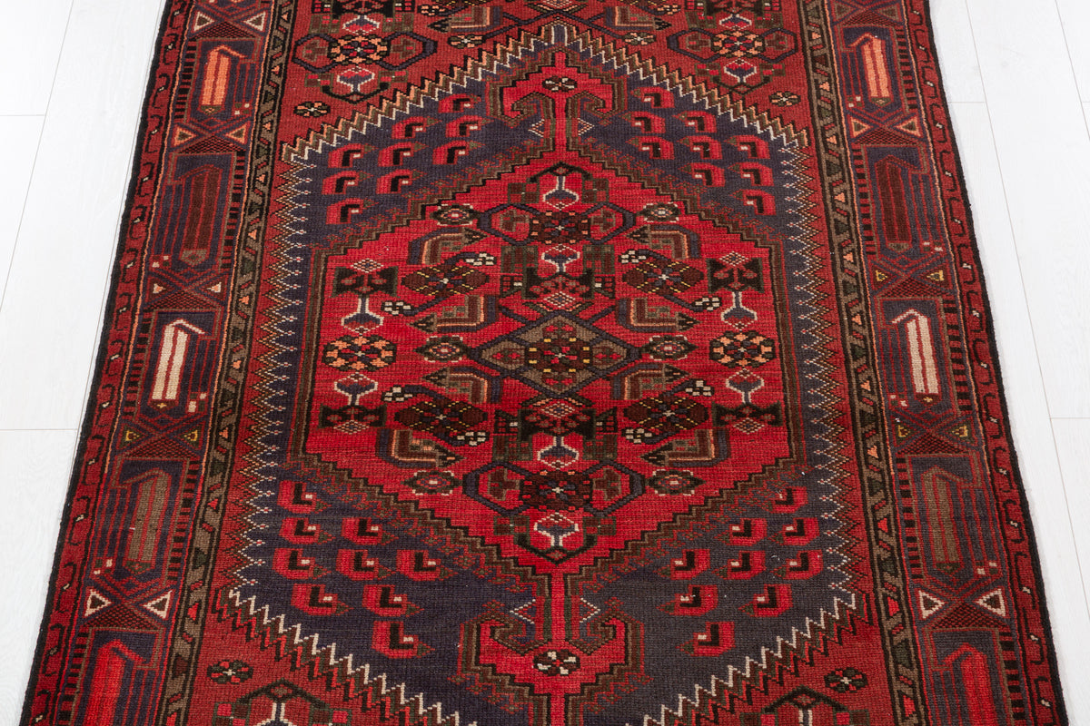 Vintage Red Stepped Medallion Area Rug – 6' 8" x 4' 1" (202 x 125 cm)