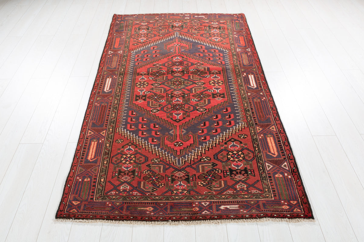 Vintage Red Stepped Medallion Area Rug – 6' 8" x 4' 1" (202 x 125 cm)