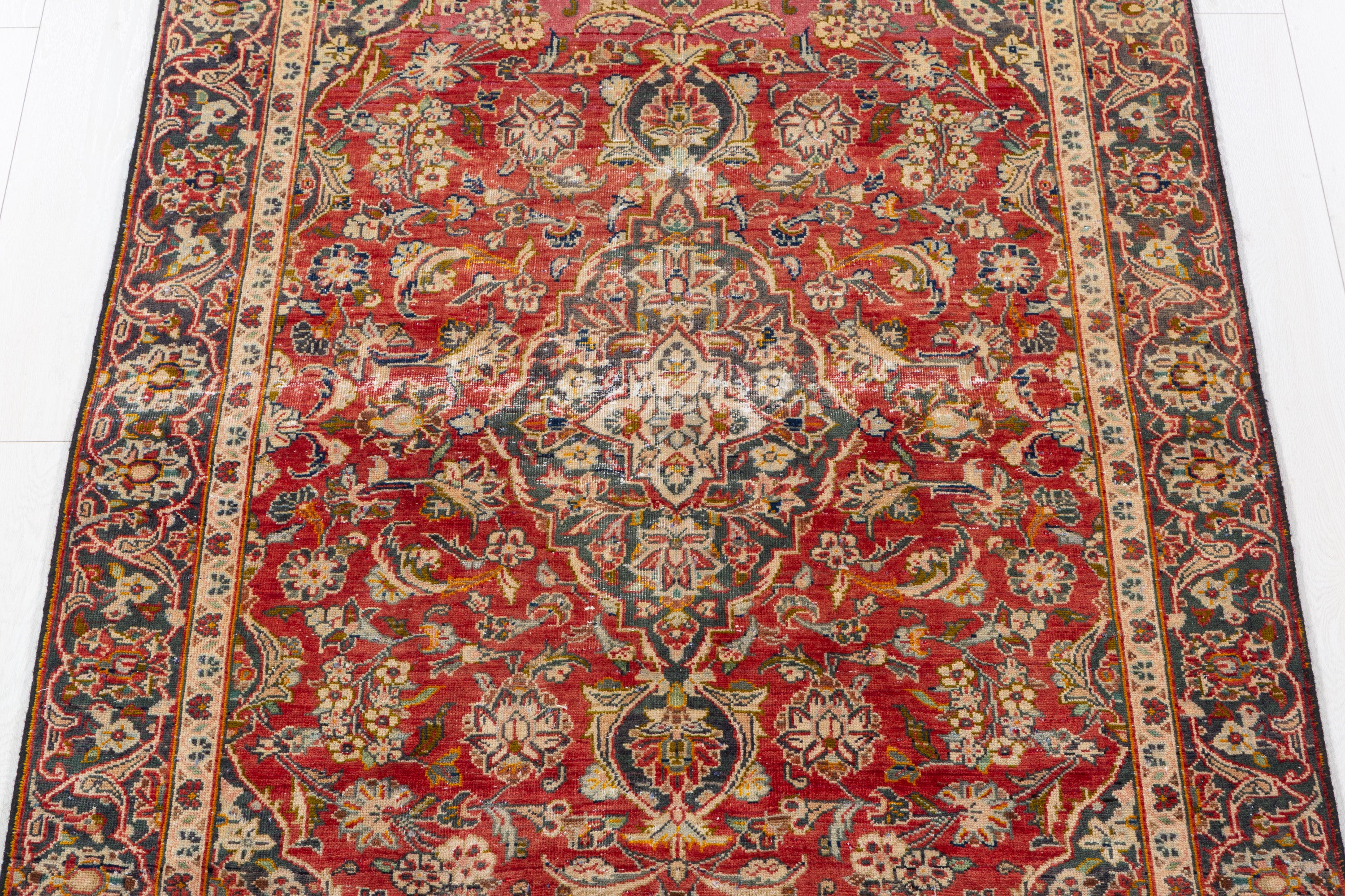 Antique Red Floral Area Rug – 6' 0" x 4' 0" (183 x 122 cm)