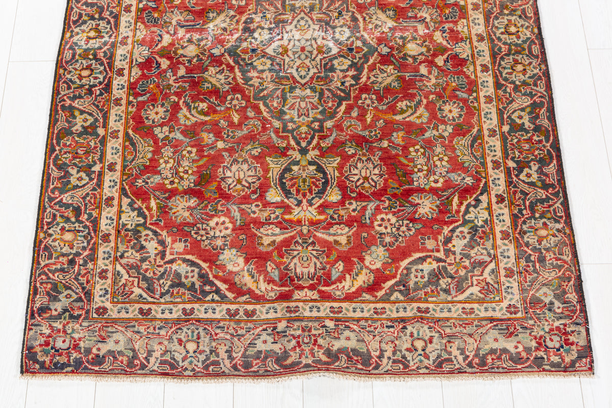Antique Red Floral Area Rug – 6' 0" x 4' 0" (183 x 122 cm)